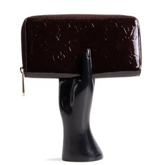 LOUIS VUITTON Vernis Monogram Zippy Wallet