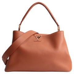 LOUIS VUITTON Capucines GM Souple