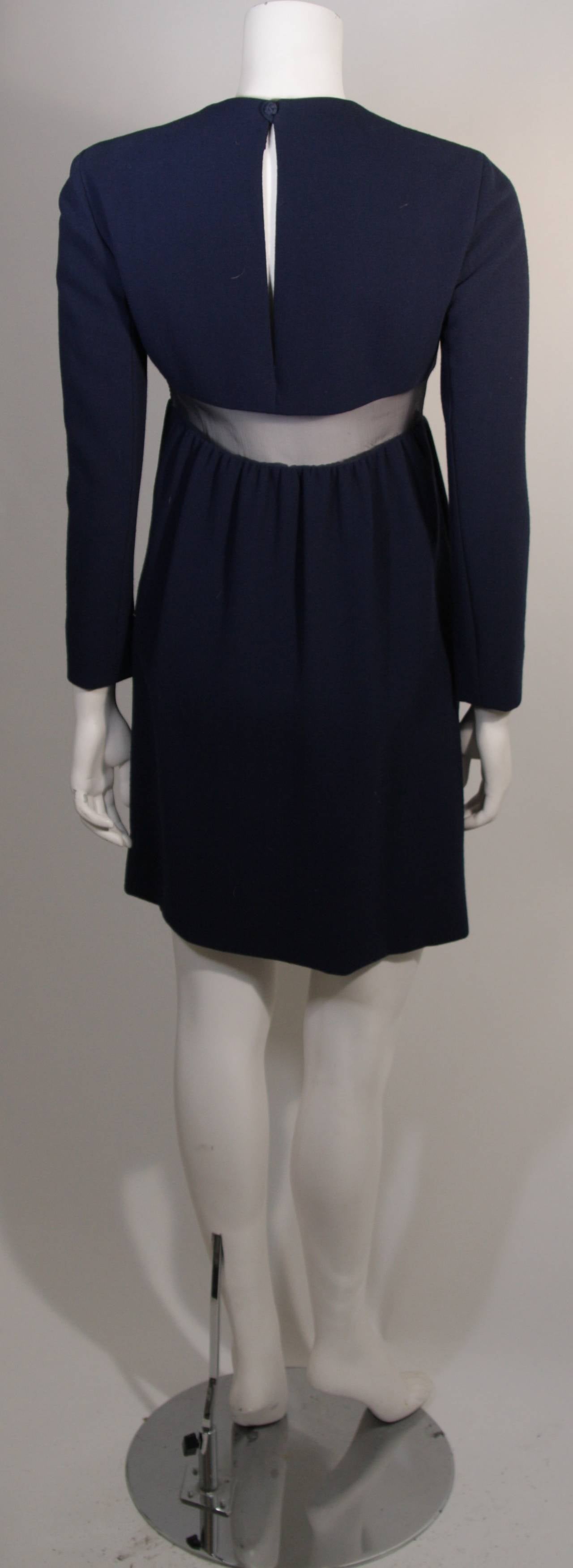 Galanos Marineblaues Woll-Minikleid mit Peek-a-boo Mesh-Paneel Größe 4 Damen im Angebot