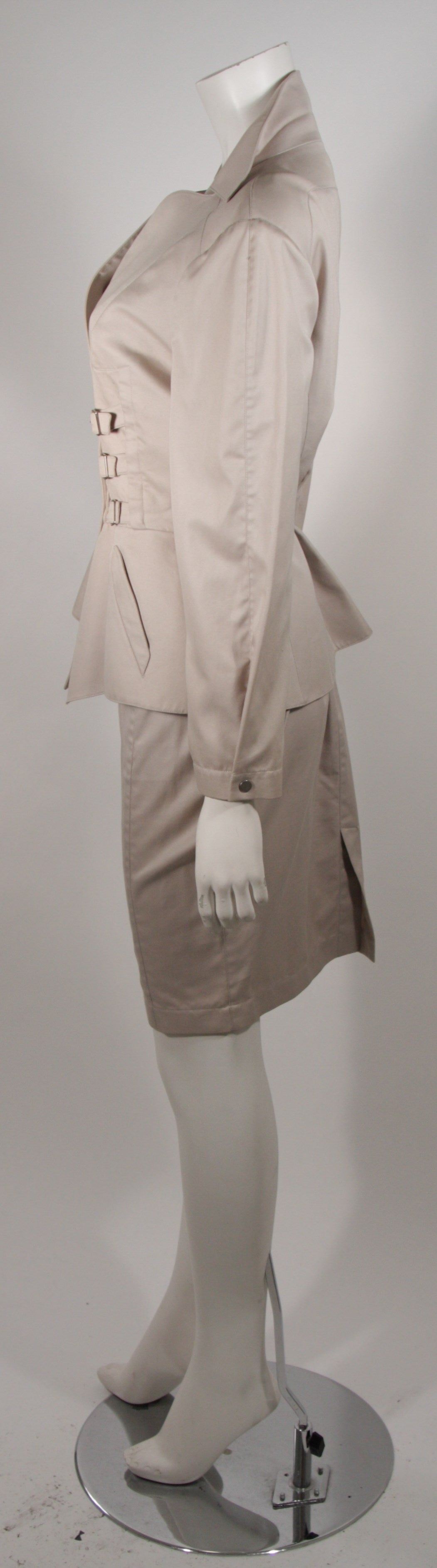 Thierry Mugler Khaki Military and Safari Style Suit Size 40 In Excellent Condition For Sale In Los Angeles, CA