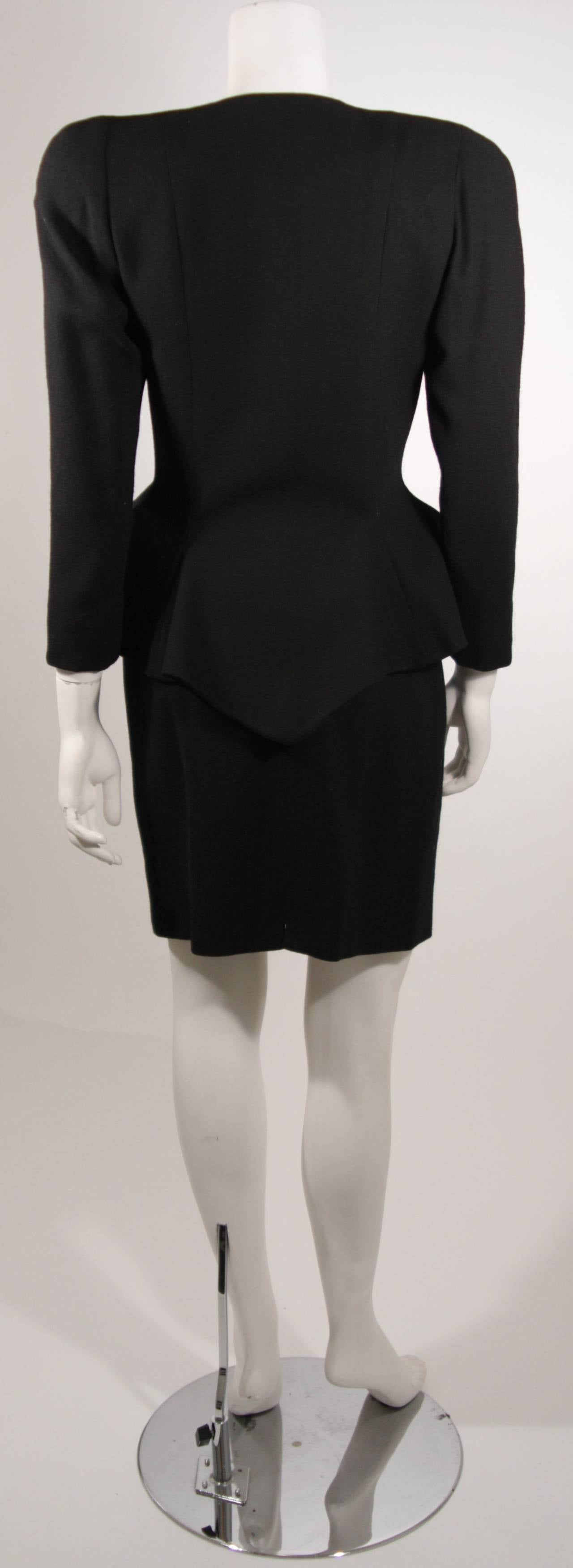 Travilla Black Structured Skirt Suit Size 8 For Sale 2