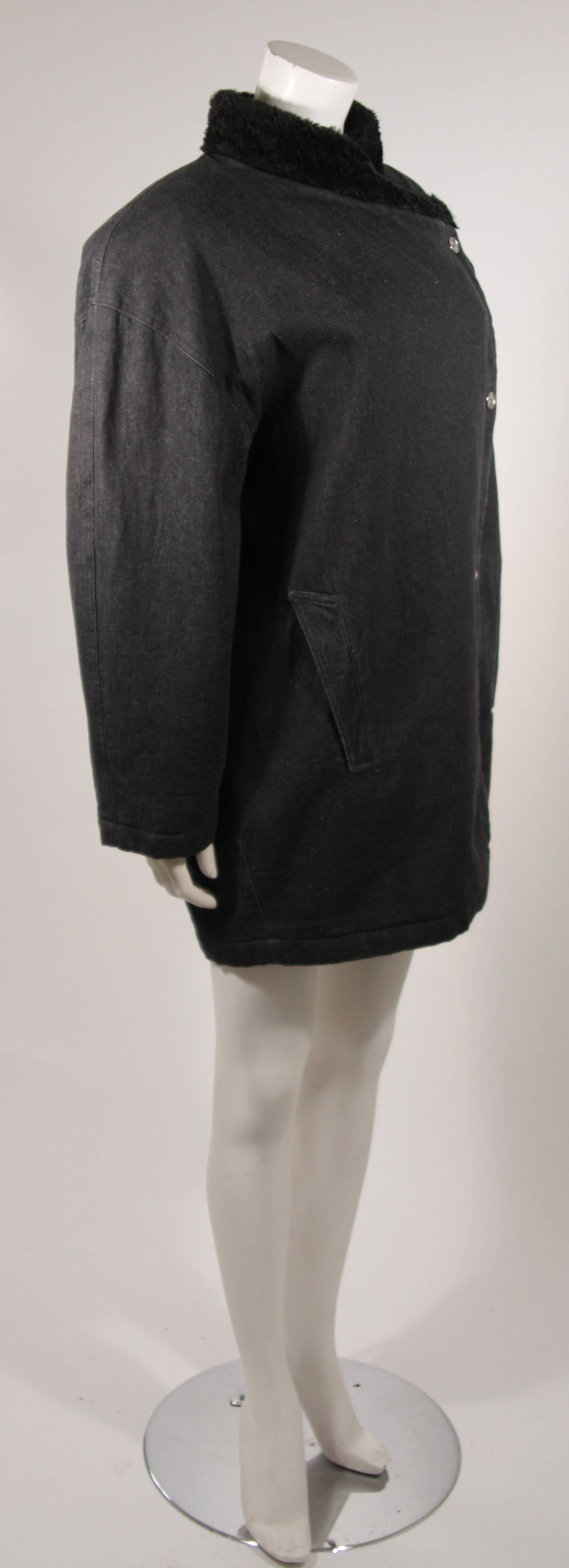 Theirry Mugler MEN'S Blue Jean Coat with Faux Fur Collar Size 42 In Excellent Condition In Los Angeles, CA