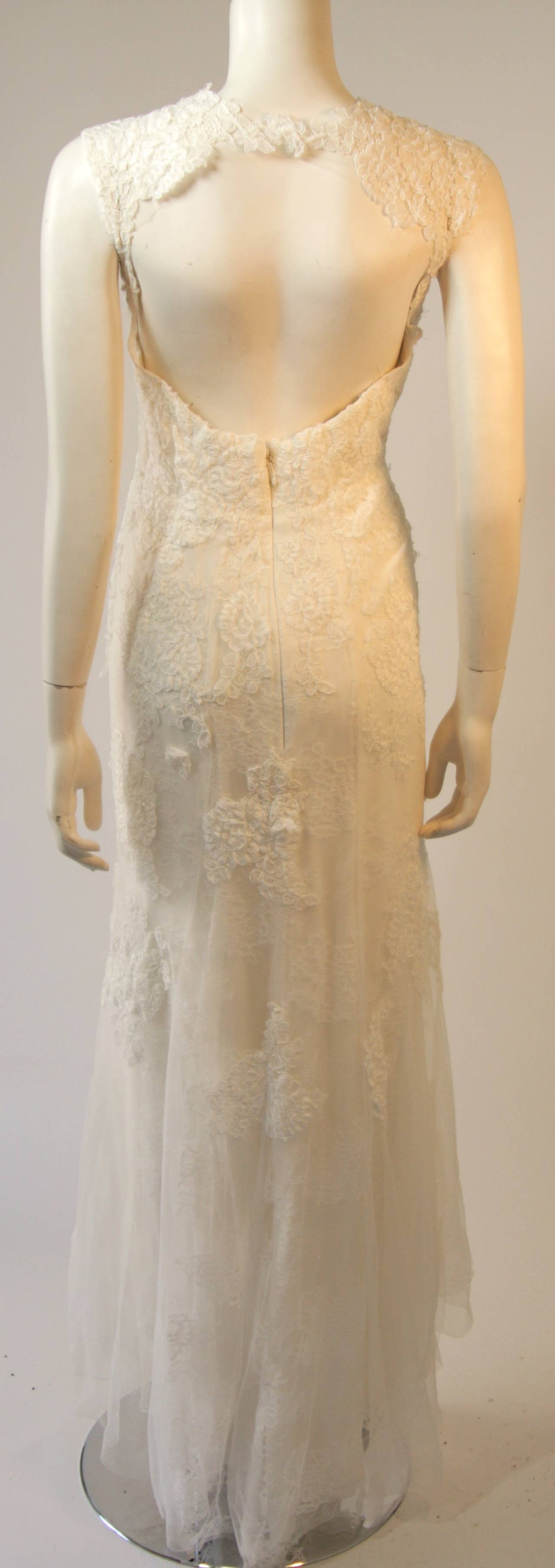 Monique Lhuillier Wedding Gown with Veil 2