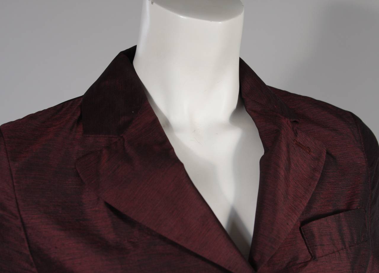 Romeo G Gigli Iridescent Burgundy Three button Evening Jacket size 38 In Excellent Condition In Los Angeles, CA