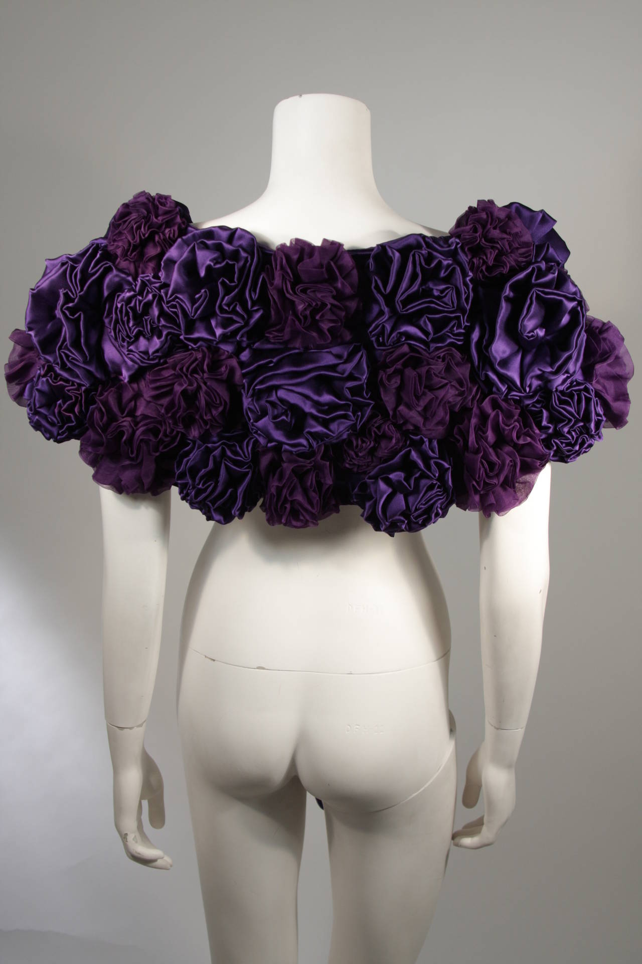 Elizabeth Mason Couture Collier de soie violette 