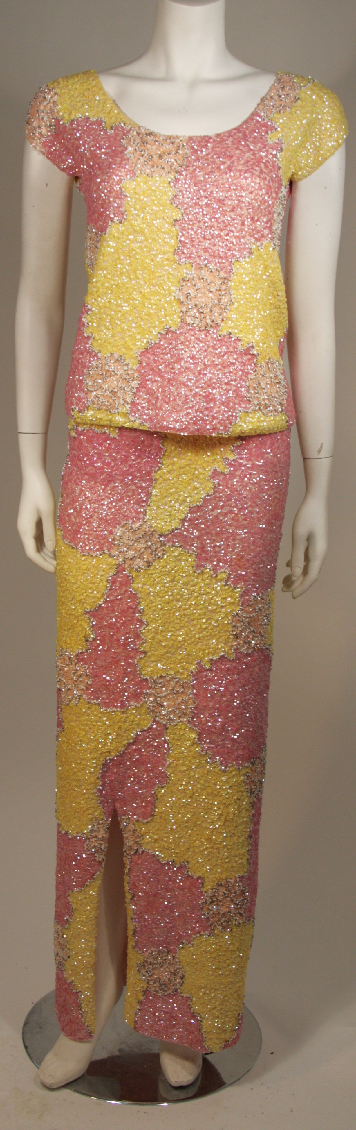 Women's Gene Shelly's Yellow and Pink Stretch Wool Abstract Sequin Motif Evening Set 6-8 For Sale