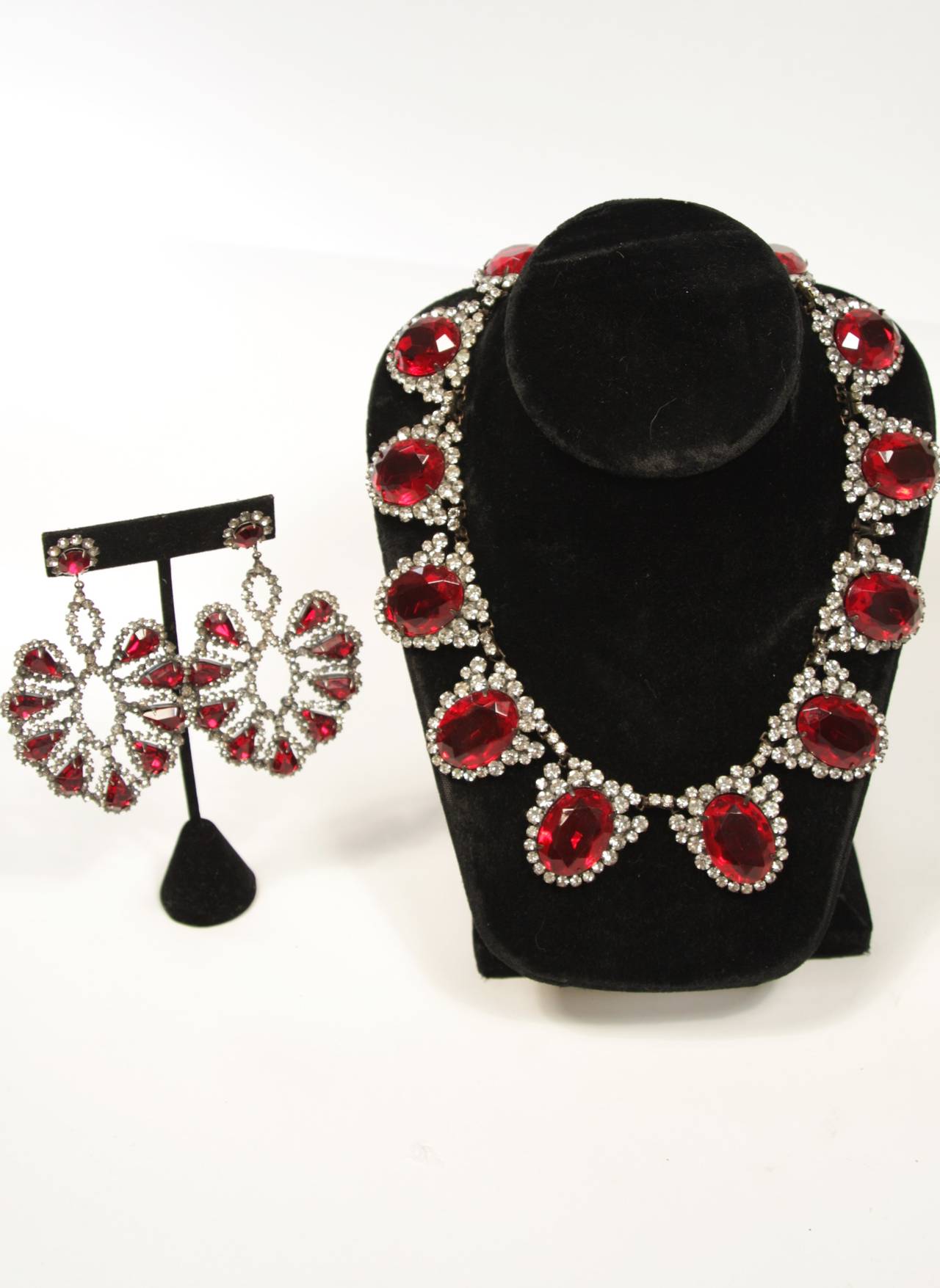 Kenneth Jay Lane Dramatic Red Rhinestone Bib Necklace and Earring Set In Excellent Condition In Los Angeles, CA