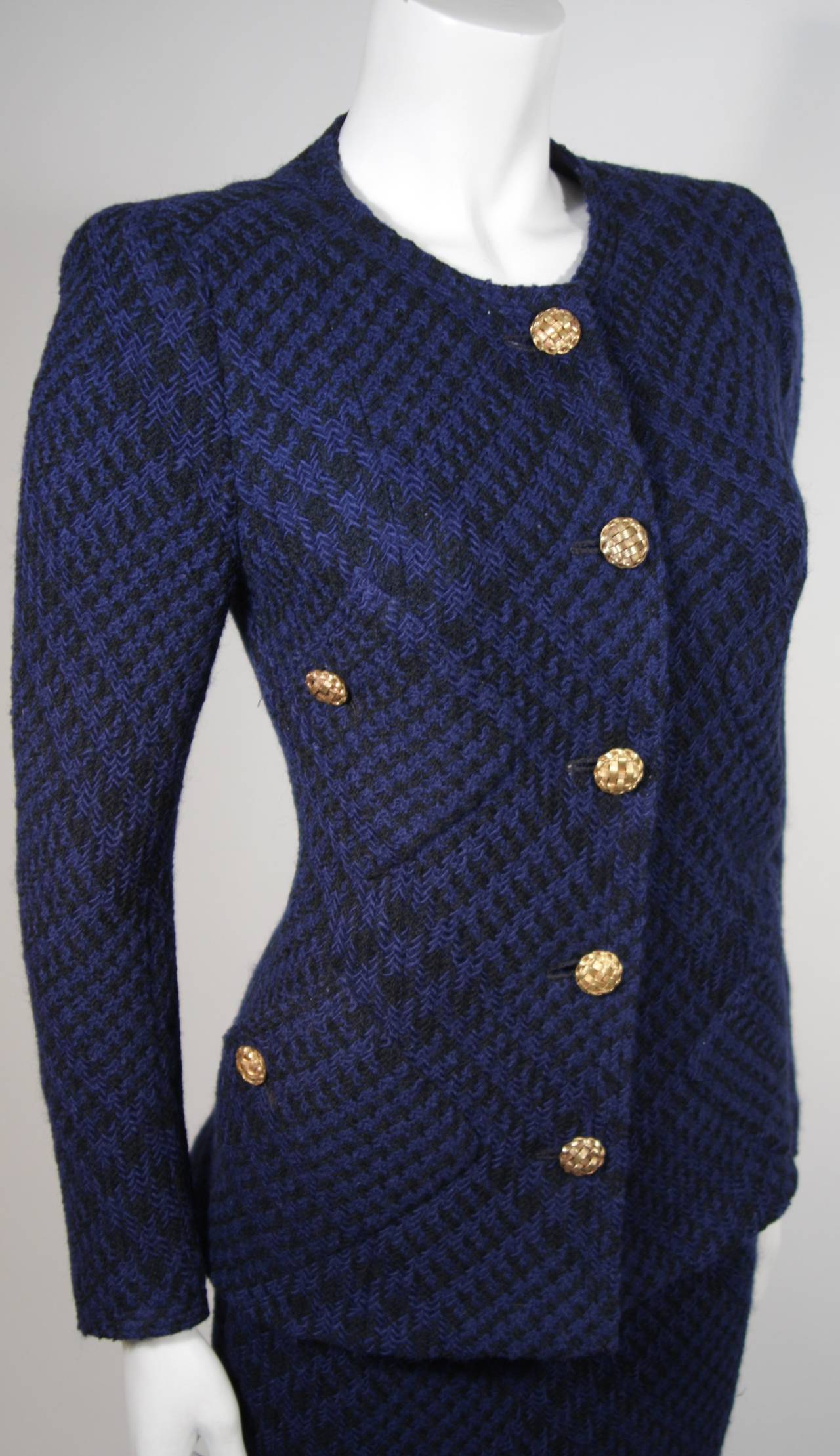 Women's 1980's Chanel Haute Couture Blue and Black Tweed Skirt Suit Size 4