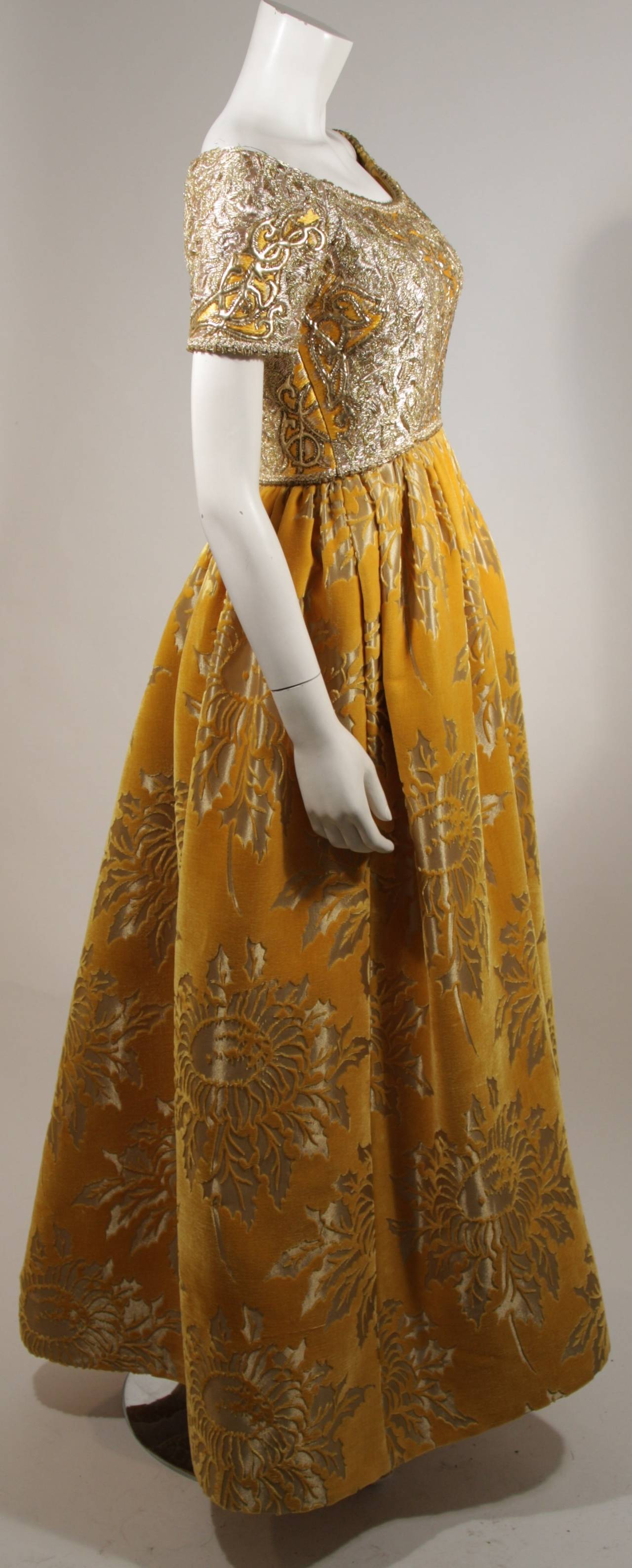 Oscar De La Renta Couture Attributed Brocade and Velvet Gown Size 2 4 1