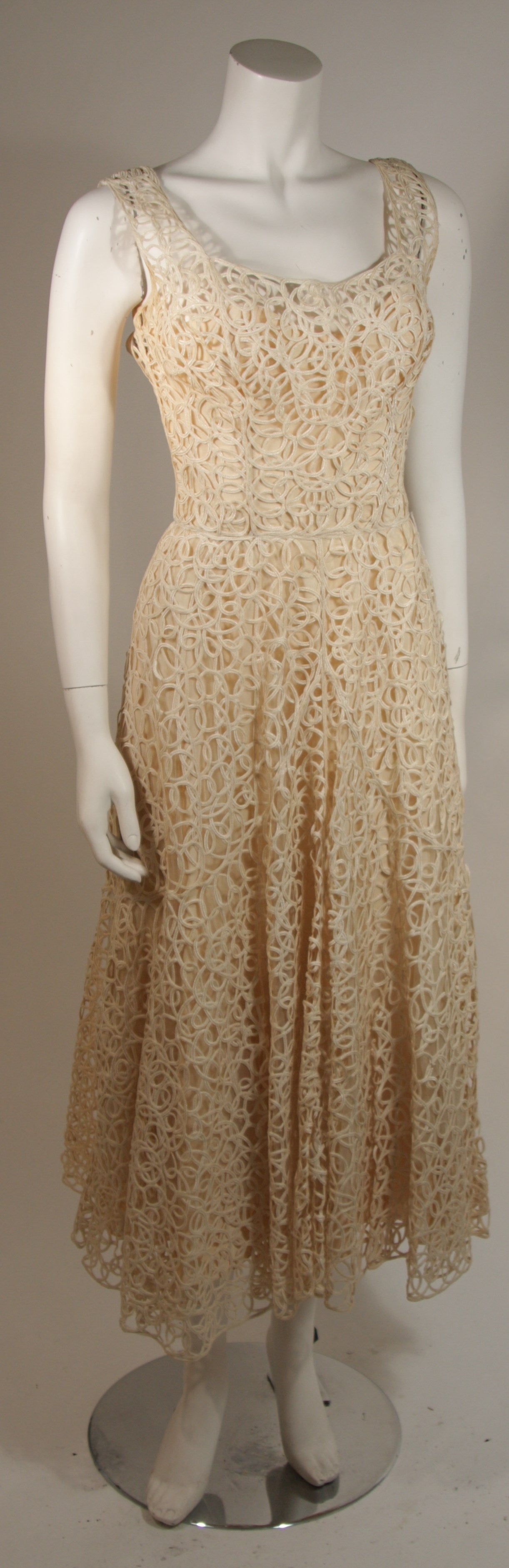Brown Ceil Chapman Cream Lattice Work Lace Cocktail Dress Size Small For Sale