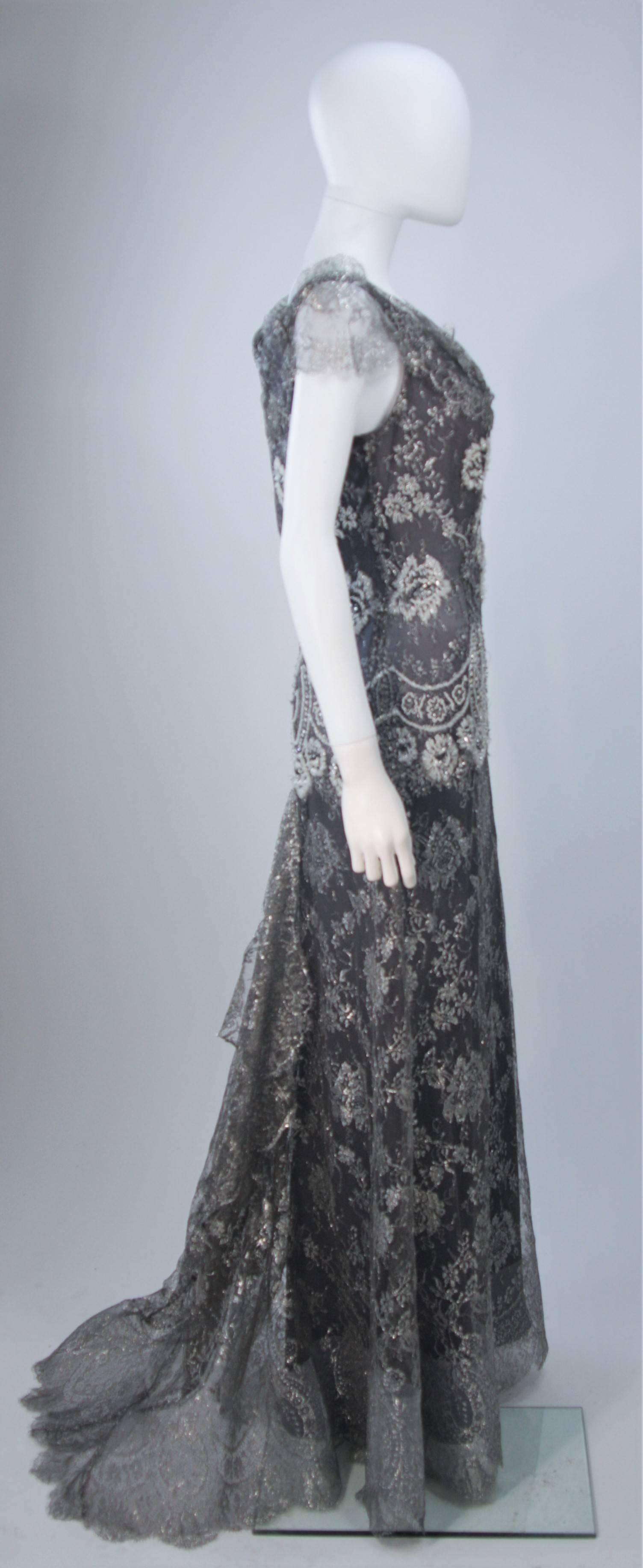 FE ZANDI Silver Lace Lame Gown with Scalloped Edges Size 8-10 In Excellent Condition For Sale In Los Angeles, CA