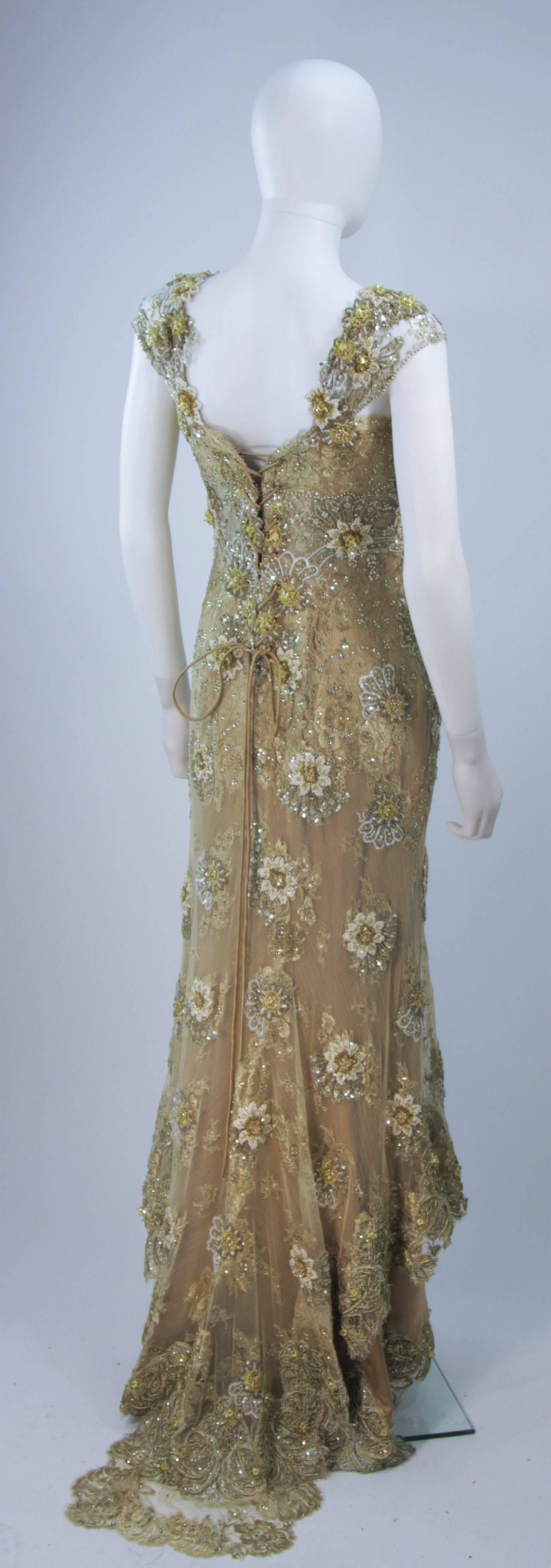 Robe corset or et jaune ornée de dentelle de soie BARACCI, taille 8-10 en vente 3