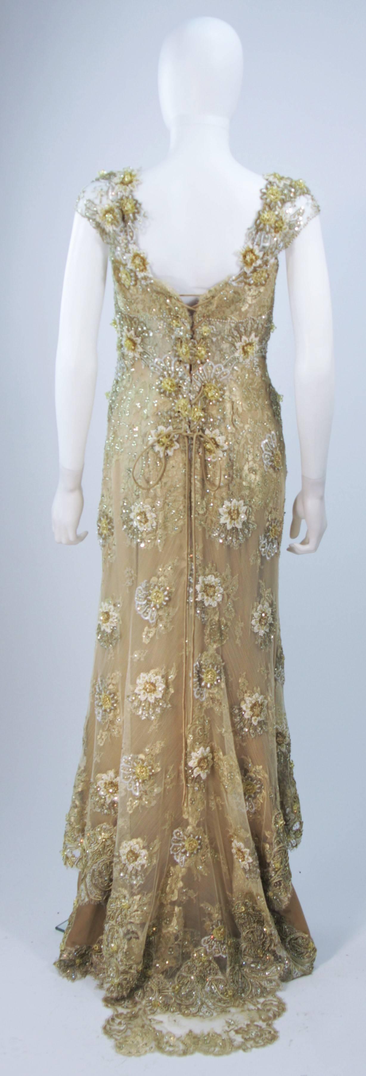 Robe corset or et jaune ornée de dentelle de soie BARACCI, taille 8-10 en vente 4