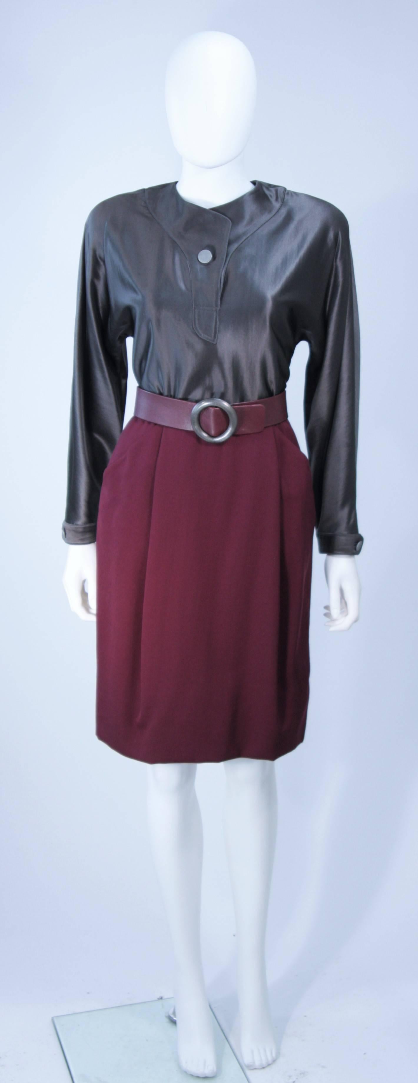 GEOFFREY BEENE Burgundy Embossed Suede Skirt Suit Ensemble Size 2-4 In Excellent Condition In Los Angeles, CA