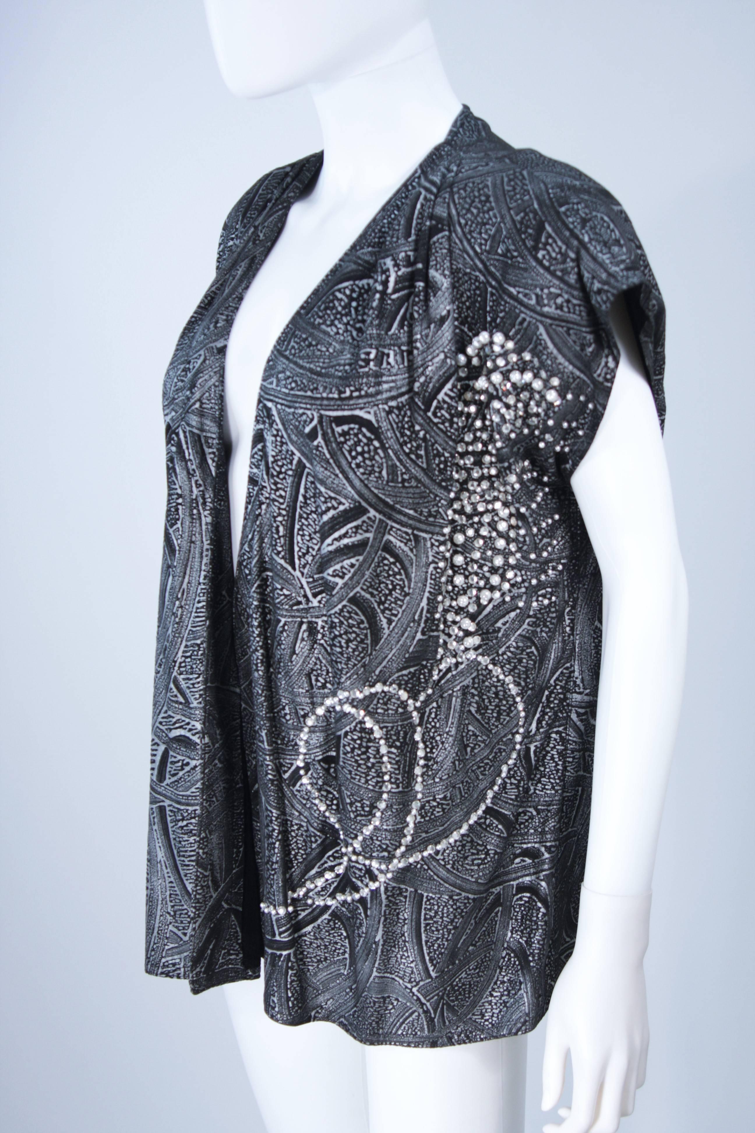 Nero LISANDRO SARASOLO Giacca a drappeggio in pelle scamosciata metallizzata con strass applicati taglia S in vendita