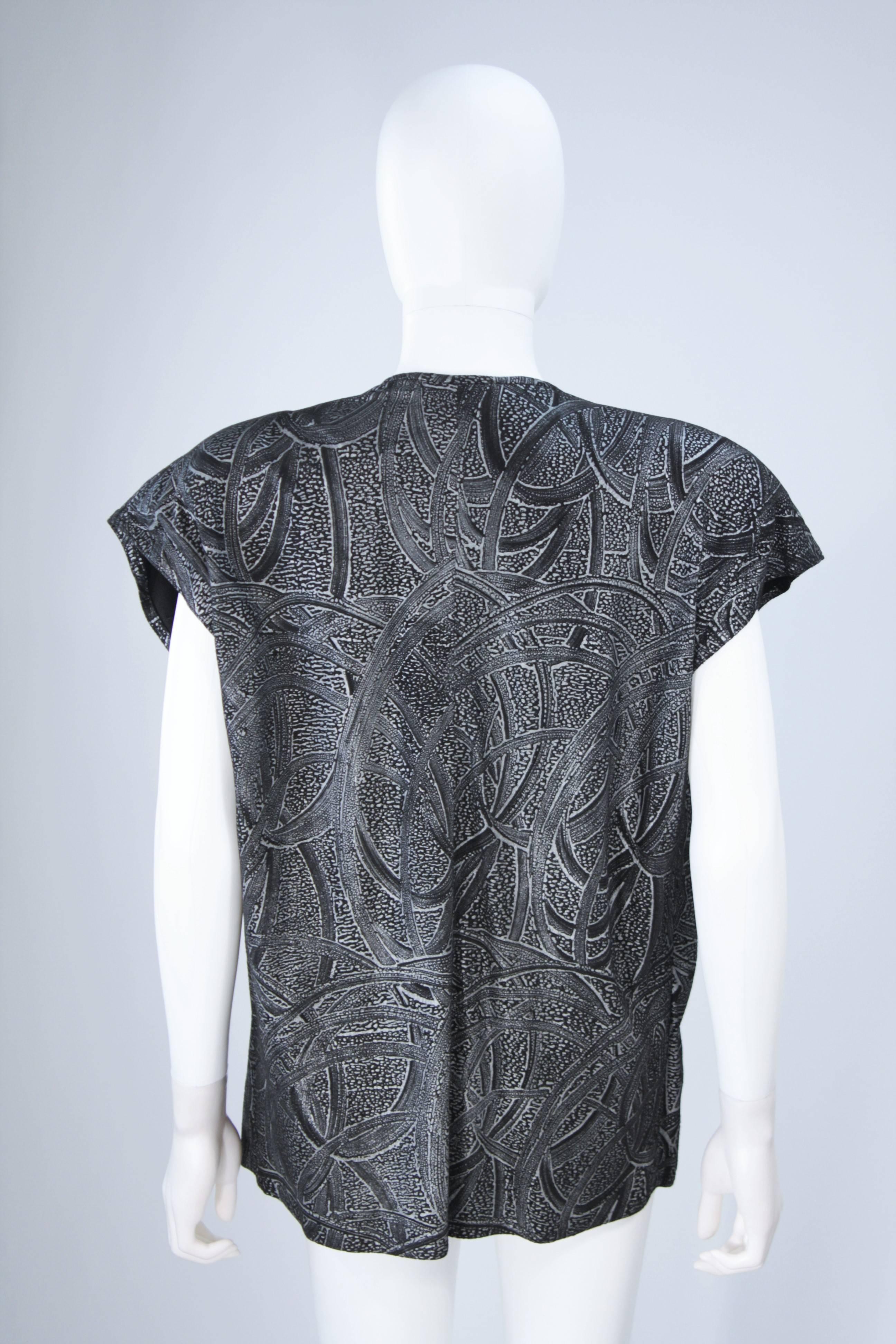 LISANDRO SARASOLO Veste drapée en daim métallisé avec appliques en strass Taille S en vente 1