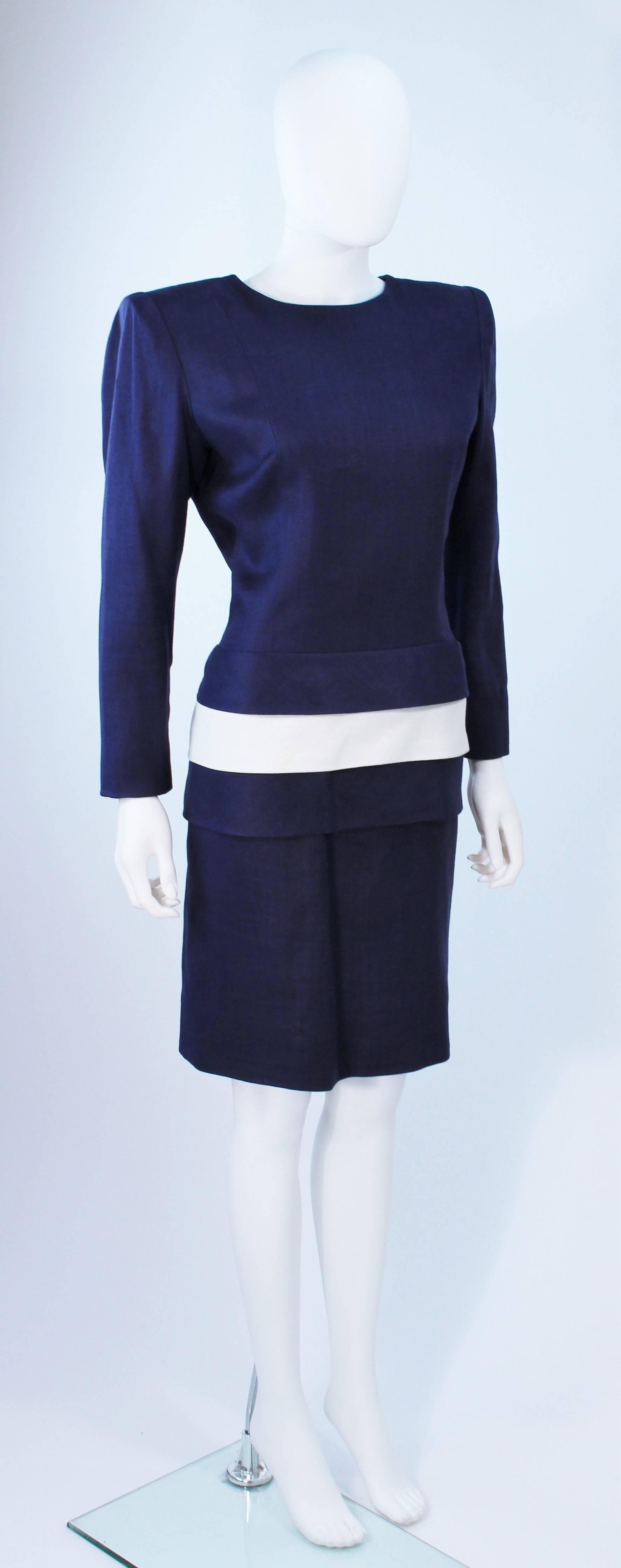 GIVENCHY COUTURE Navy Linen Color Block Dress with Bow Size 6 In Excellent Condition In Los Angeles, CA