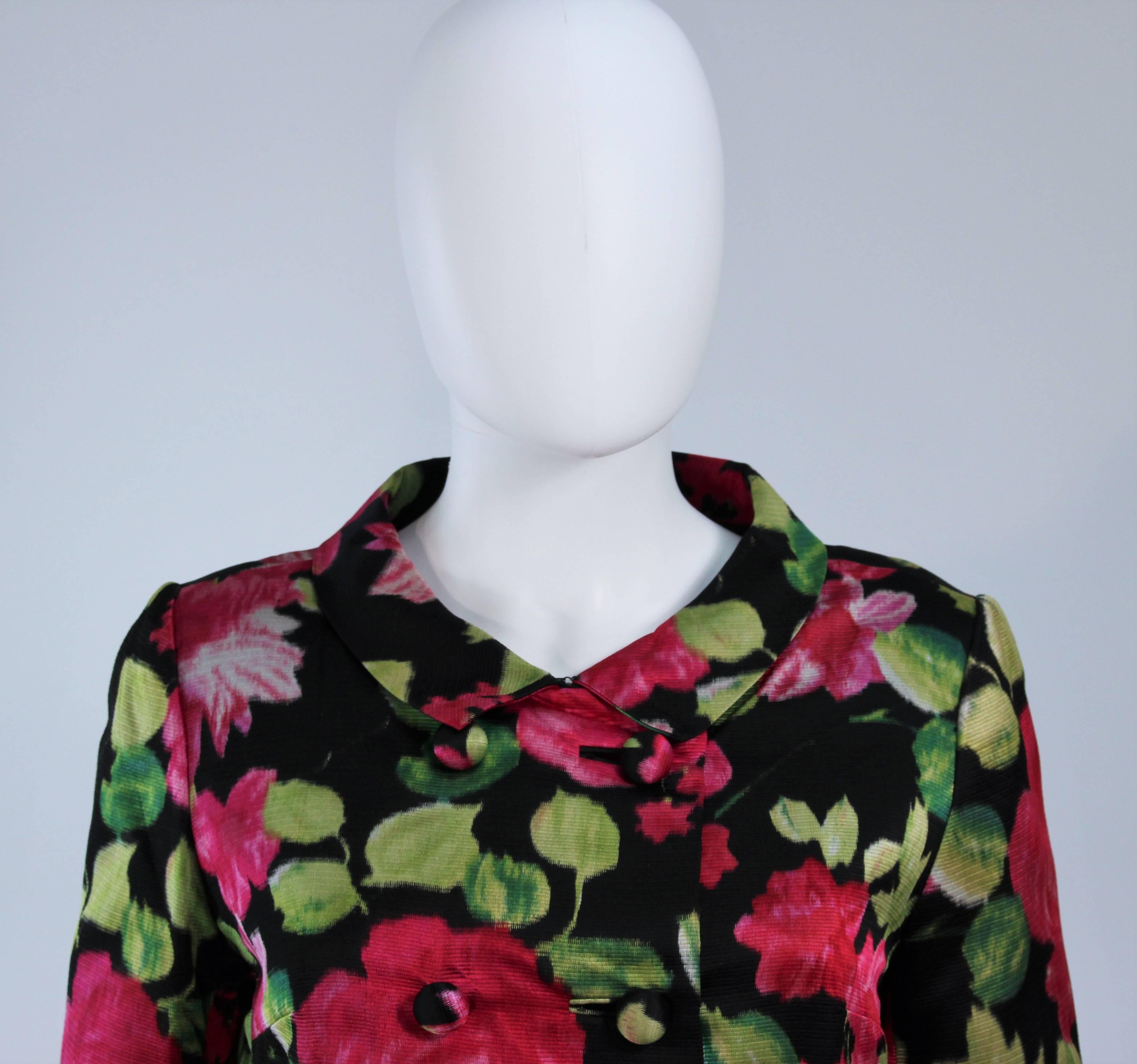 1960's Black Silk Floral Print Coat Size 6 In Excellent Condition For Sale In Los Angeles, CA