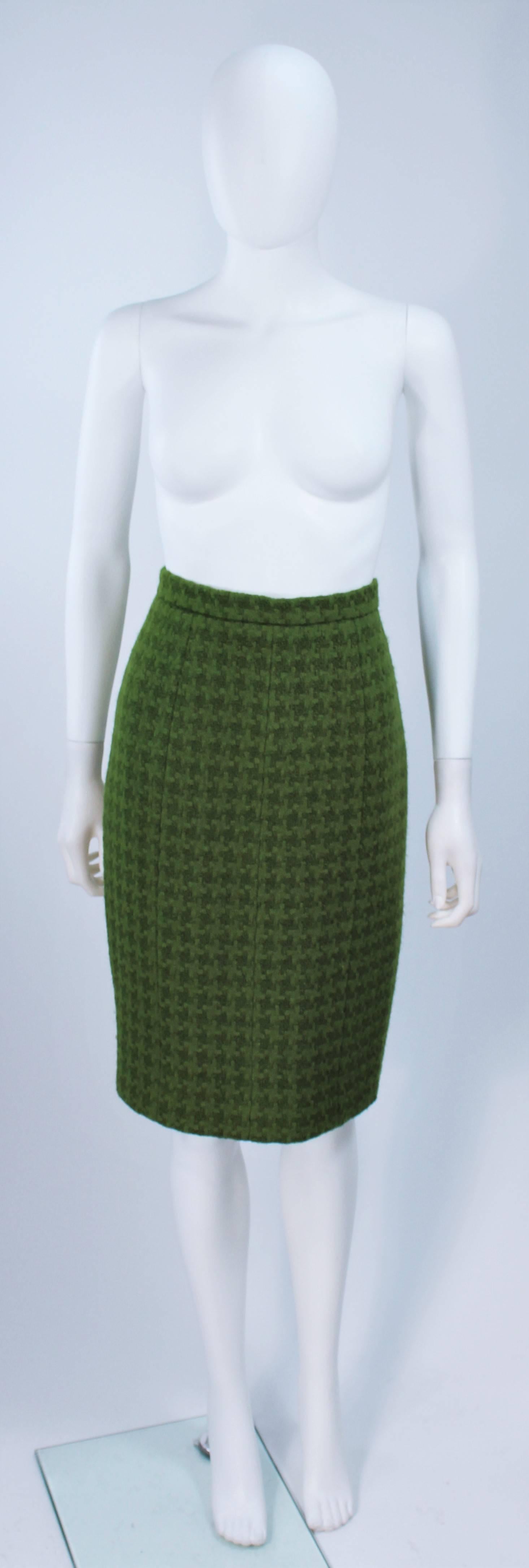 CHANEL Green Houndstooth Wool Skirt Suit Size 6-8 3
