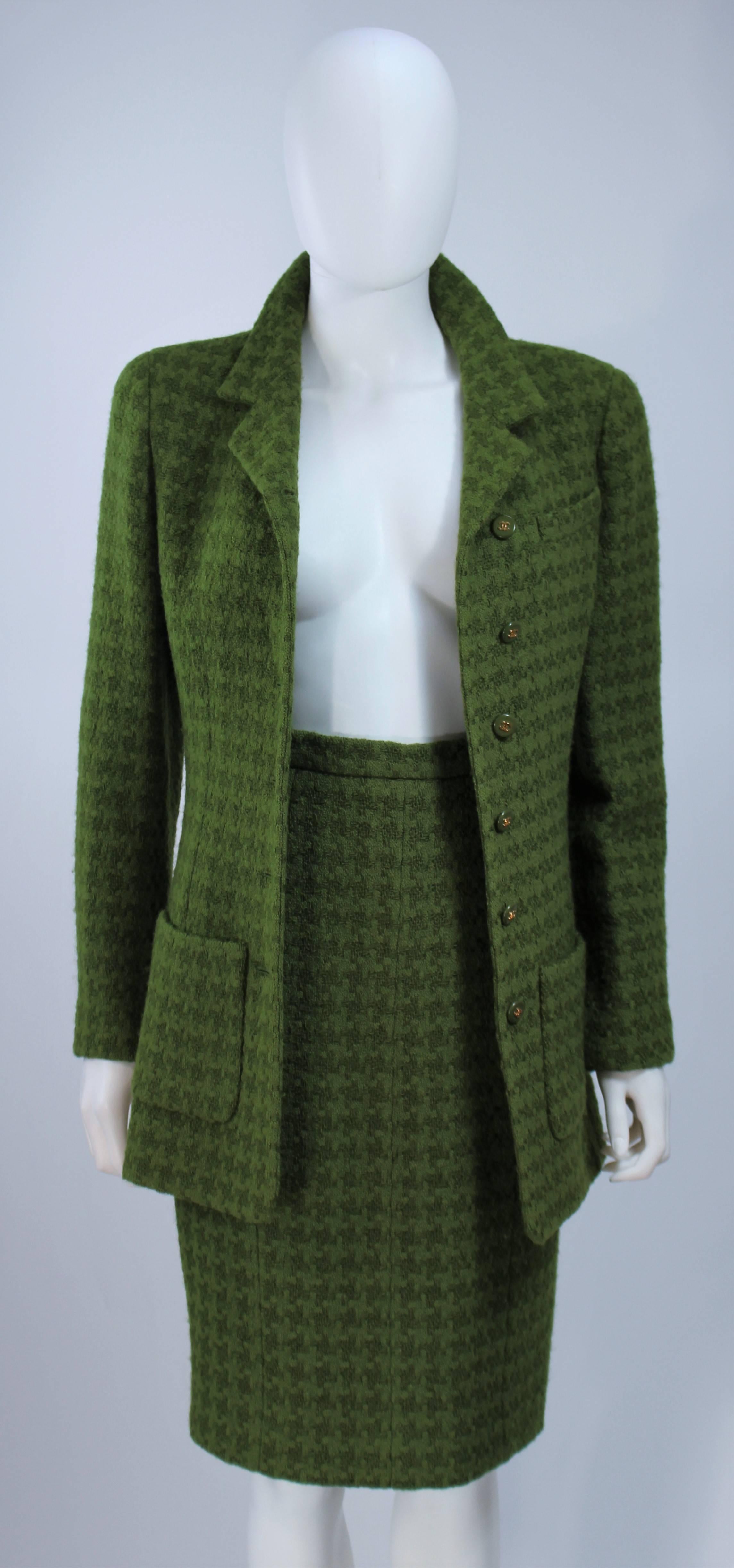 Black CHANEL Green Houndstooth Wool Skirt Suit Size 6-8