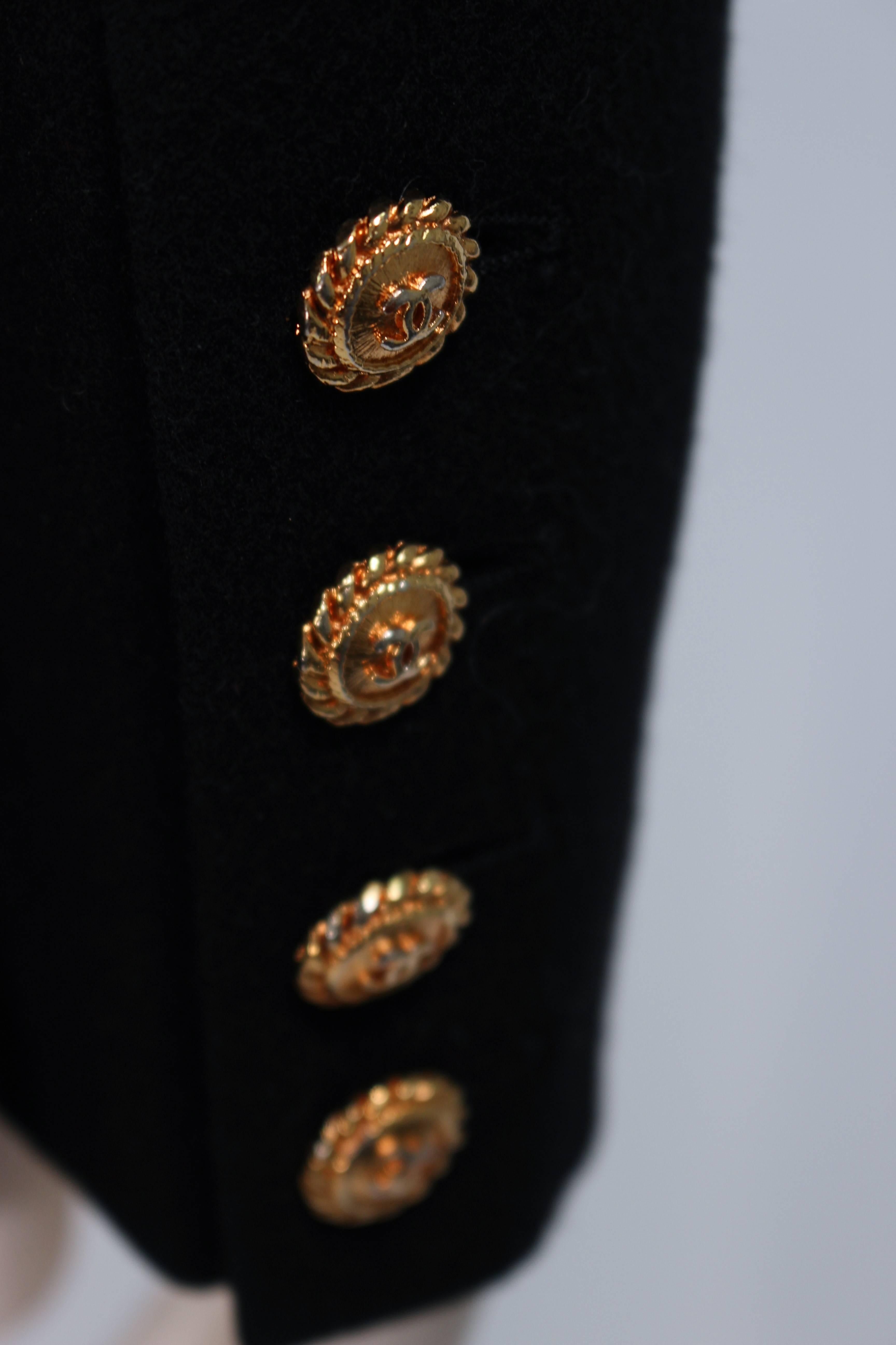 CHANEL BOUTIQUE RARE Beaded Coat of Arms Patch Black Cashmere Blazer Size 42 1