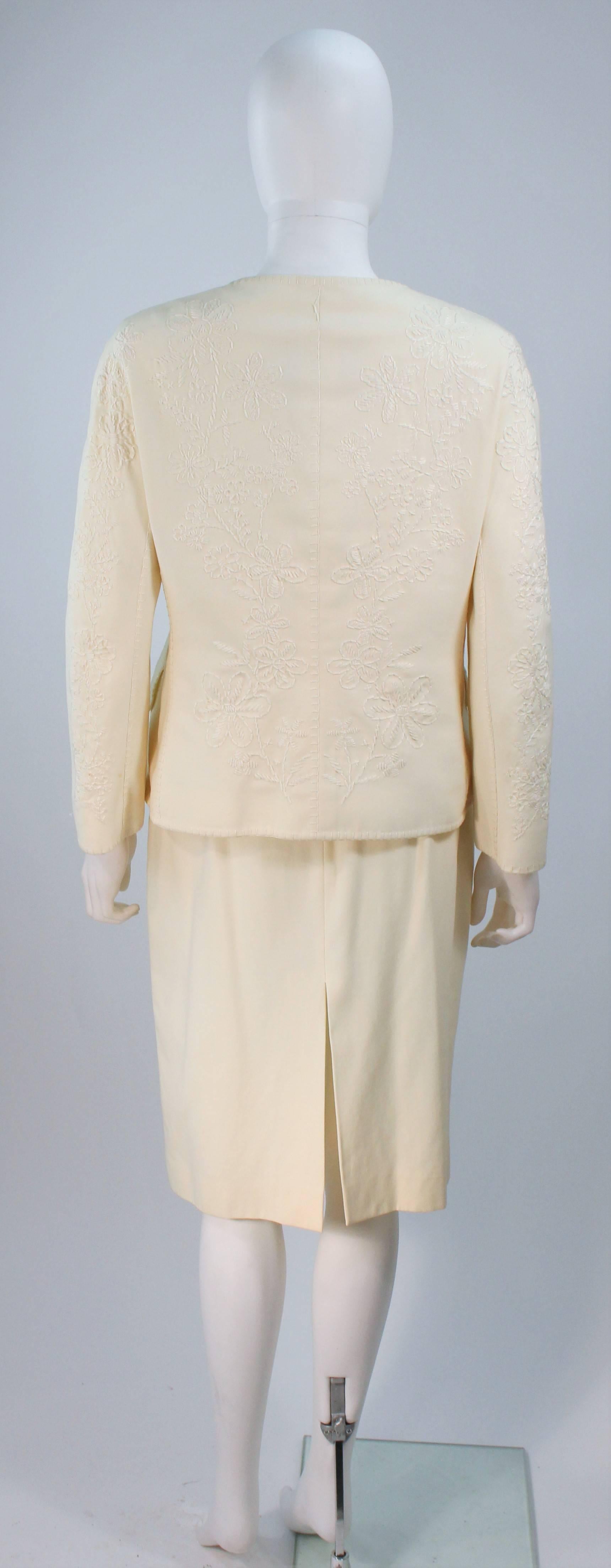 MOSCHINO Off White Embroidered Stretch Skirt Suit Size 12 In Excellent Condition For Sale In Los Angeles, CA