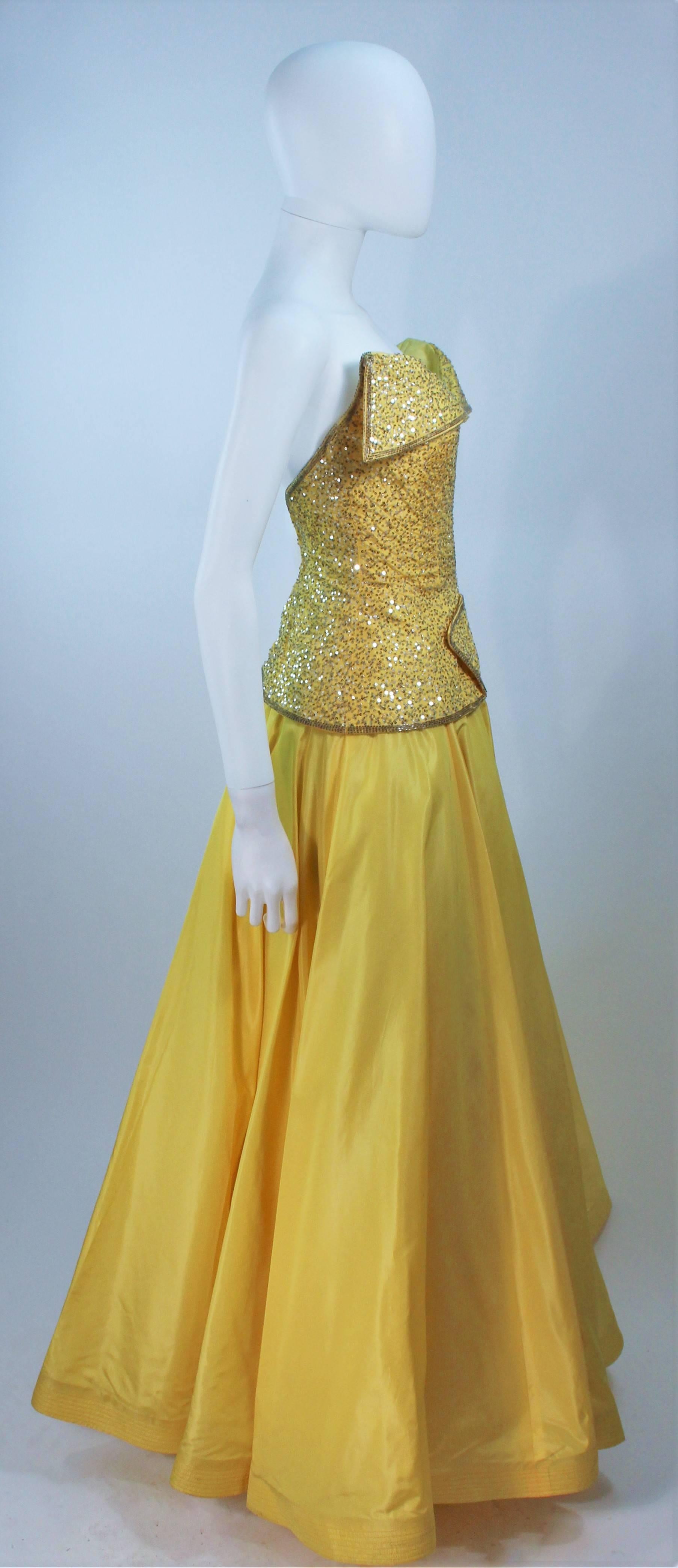 MURRAY ARBEID Yellow Embellished Full Length Strapless Gown Size 2-4 In Excellent Condition For Sale In Los Angeles, CA