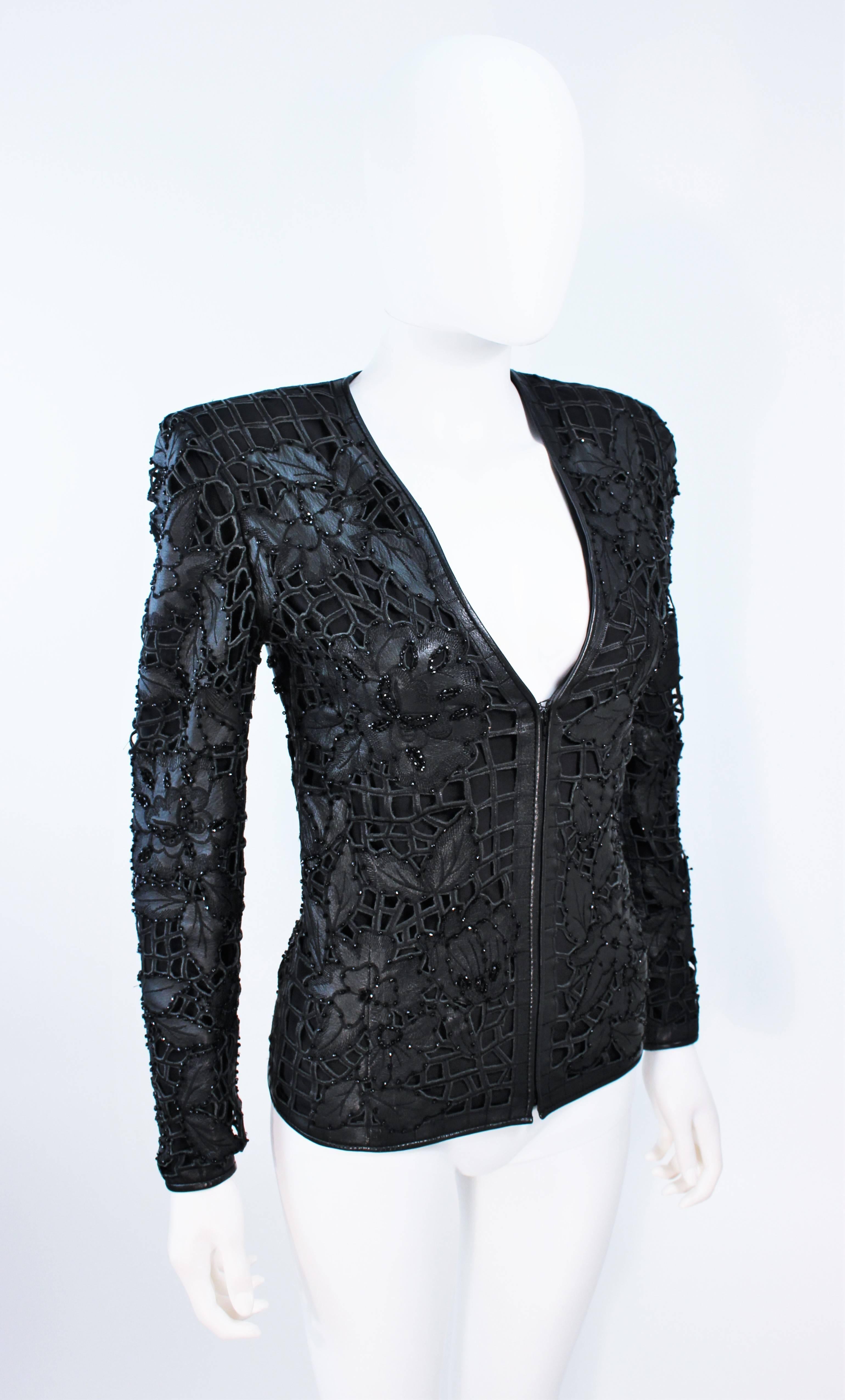 VALENTINO Veste en cuir avec motif floral découpé et appliques perlées Taille 38 2 Excellent état - En vente à Los Angeles, CA