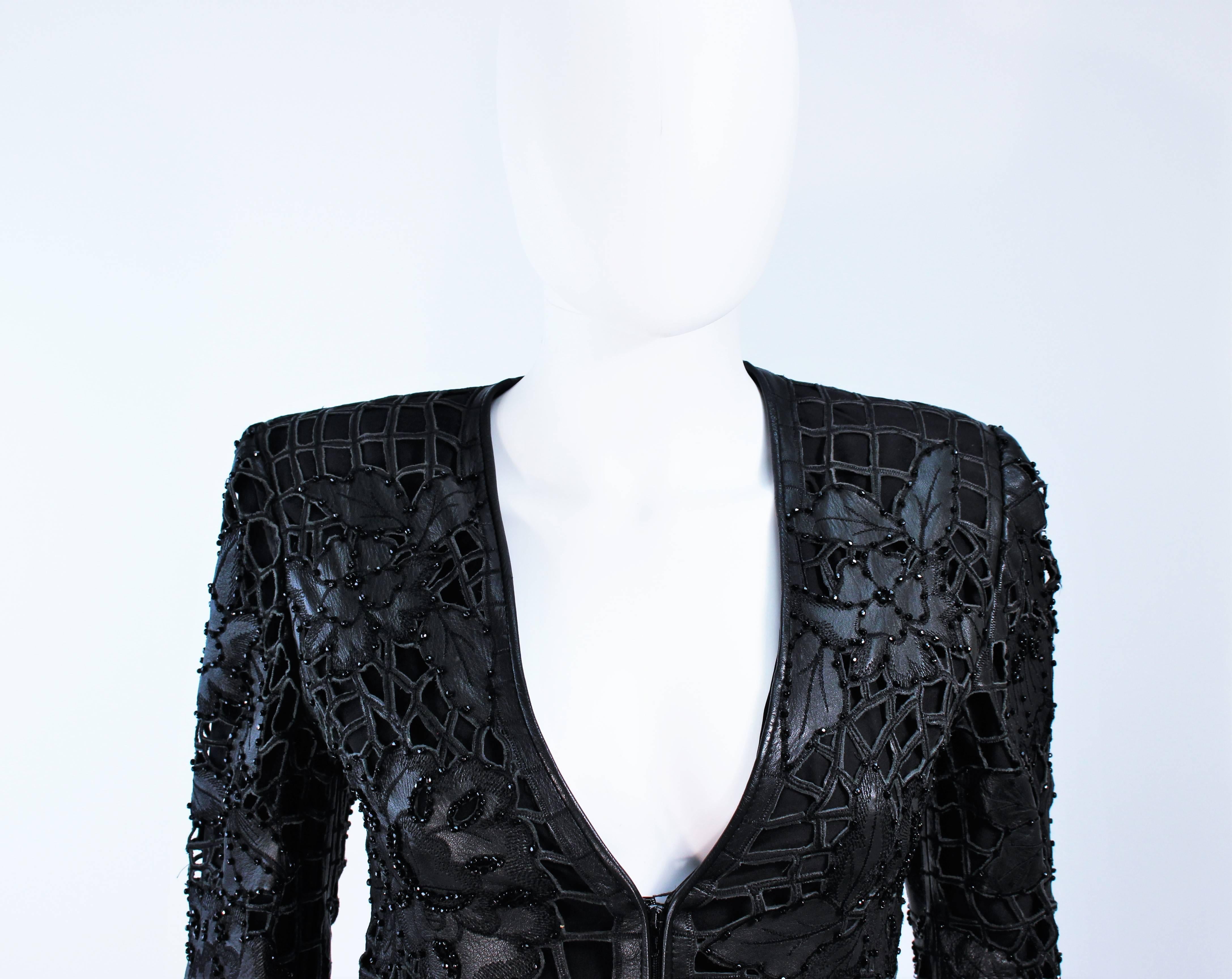 Noir VALENTINO Veste en cuir avec motif floral découpé et appliques perlées Taille 38 2 en vente