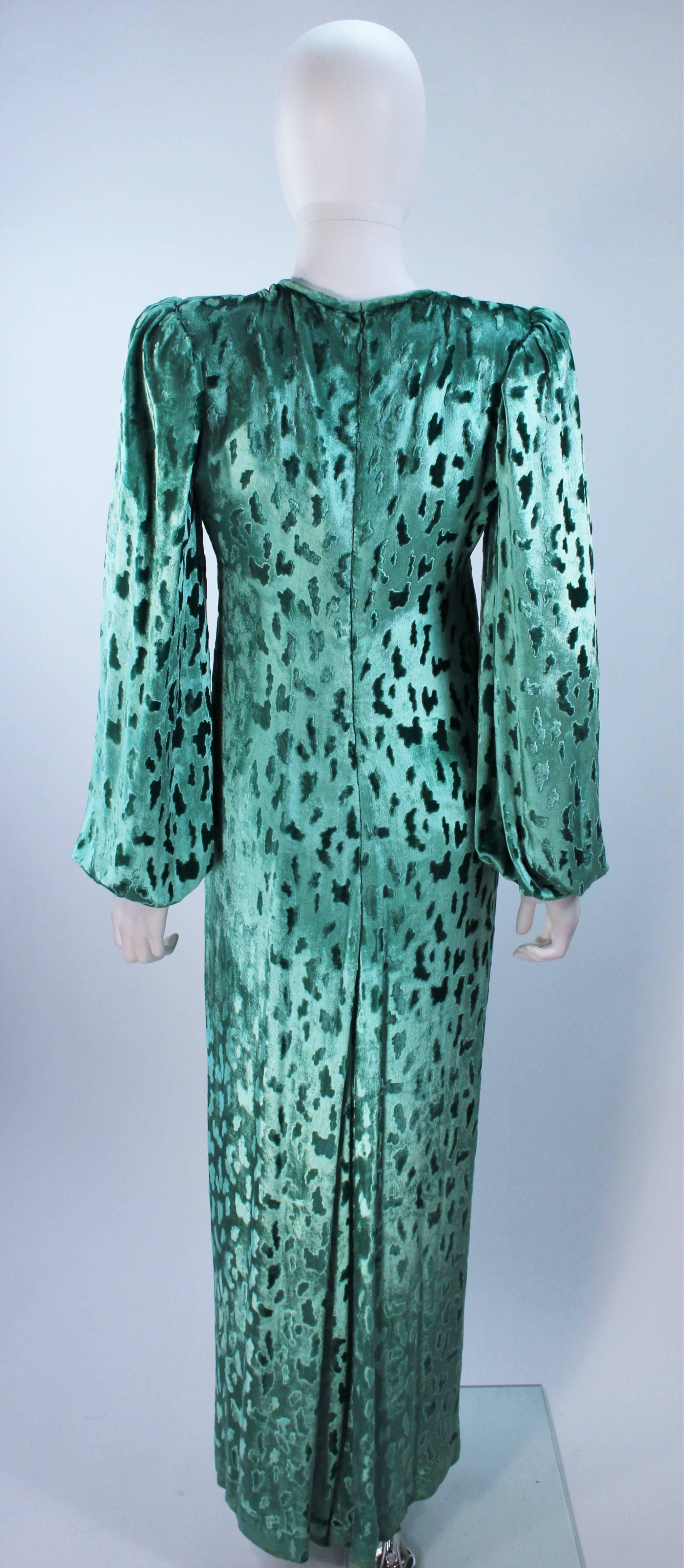 OSCAR DE LA RENTA Draped Mint Velvet 'Nancy Reagan'  Gown with Brooch Size 4-6 2