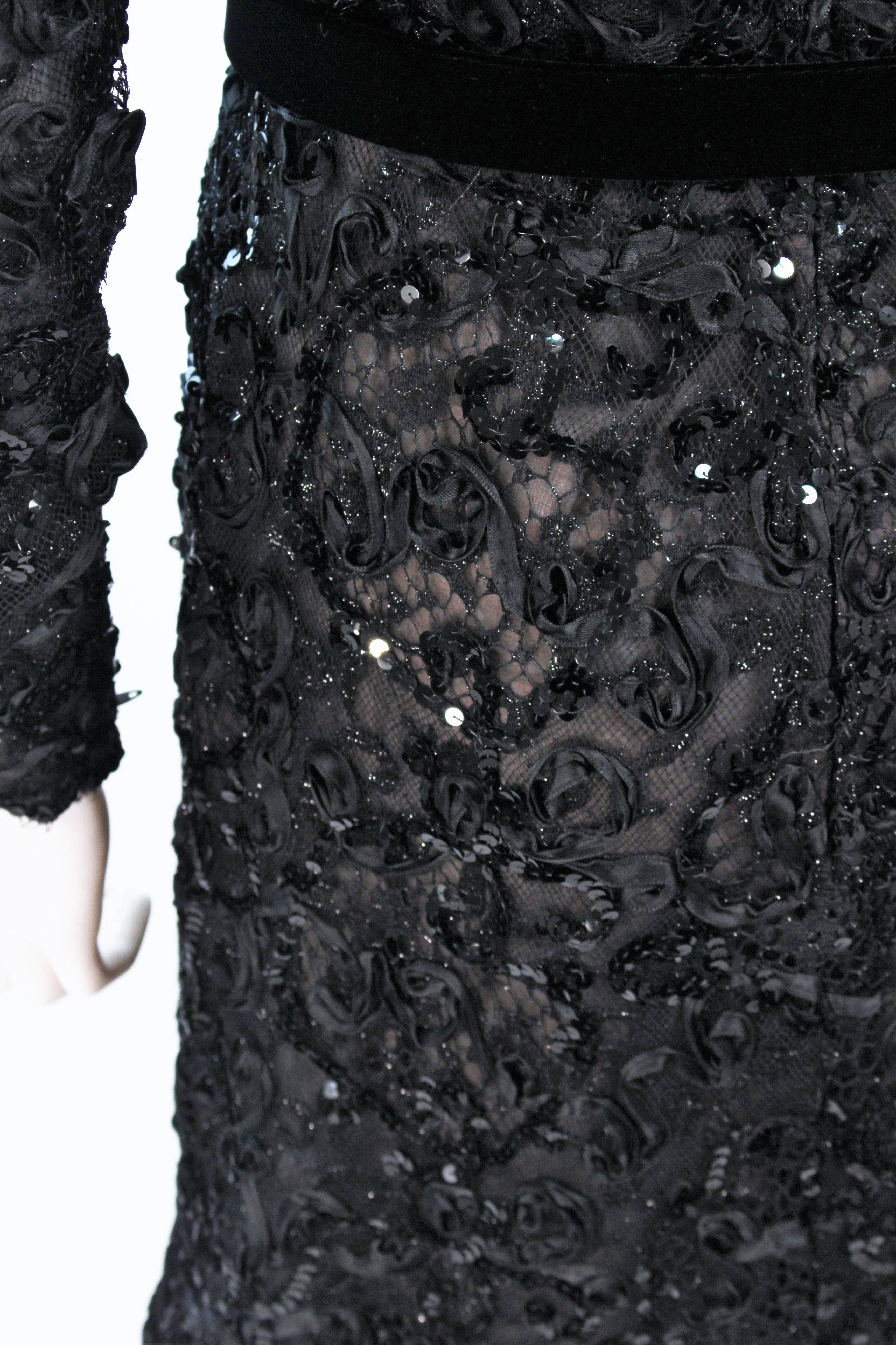 OSCAR DE LA RENTA Black Lace Sequin Gown with Rhinestone Belt Size 6-8 For Sale 2