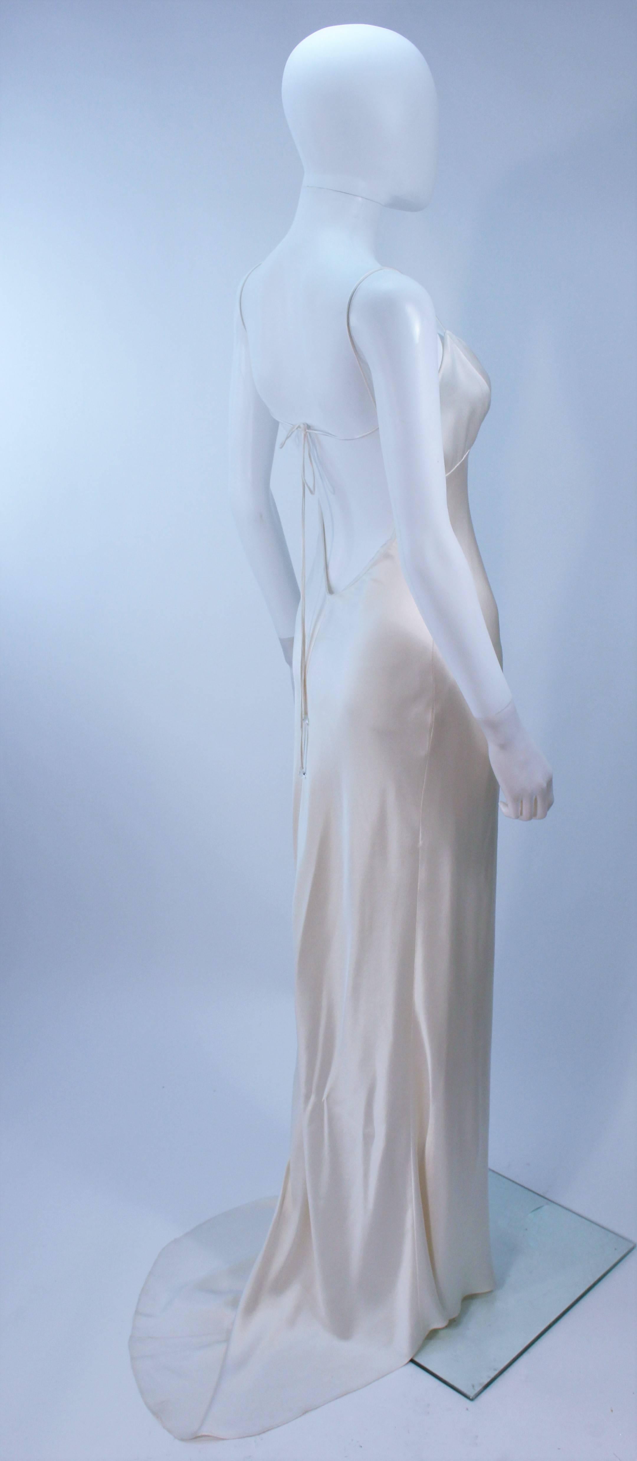 Women's MONIQUE LHUILLIER White Silk Bias Spaghetti Strap Wedding Gown Size 8