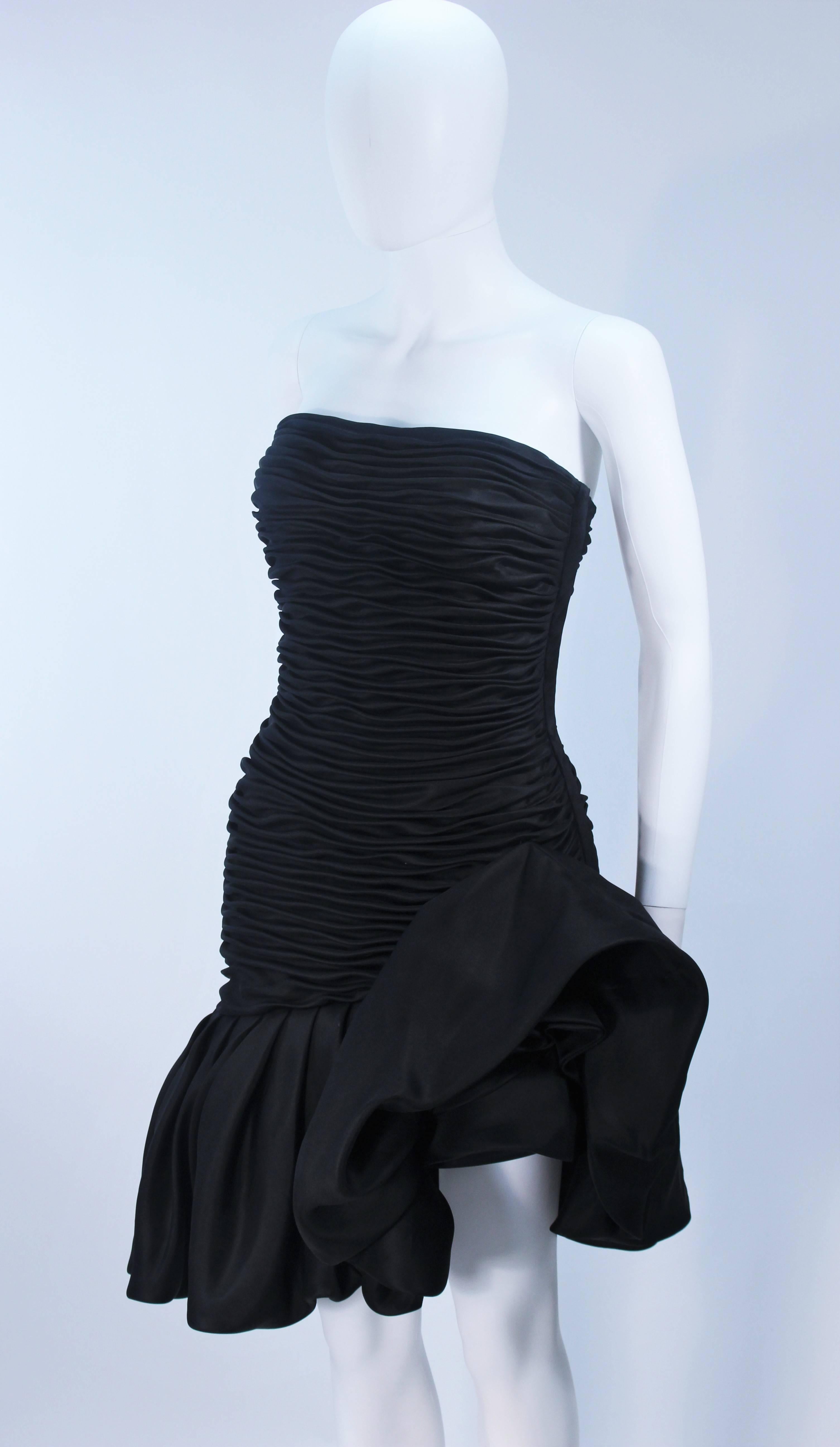 De las mujeres UNGARO Vestido de cóctel fruncido de seda negra con detalle de volantes Talla 4-6 en venta