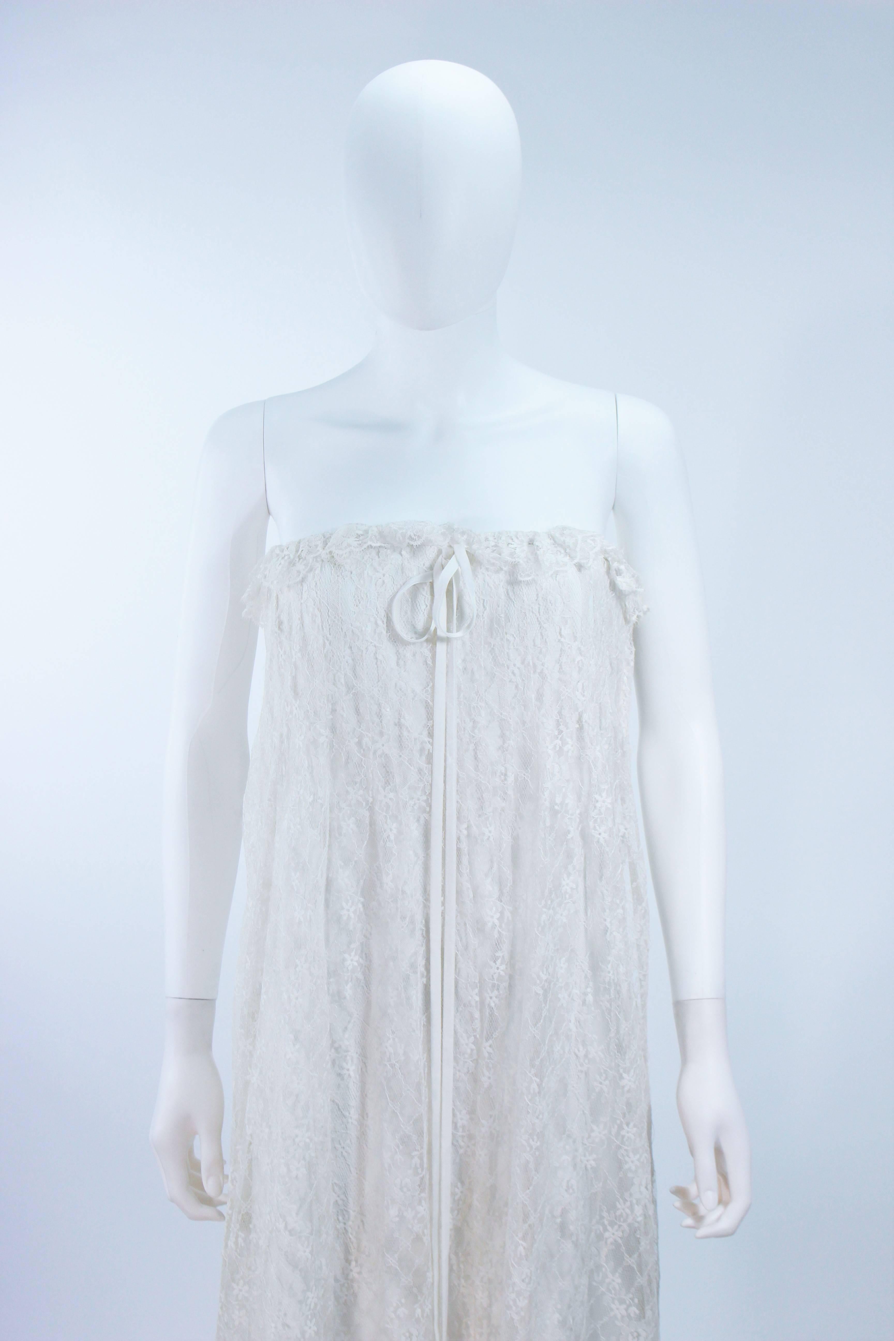 Gray BILL BLASS White Lace Strapless Dress Size 6