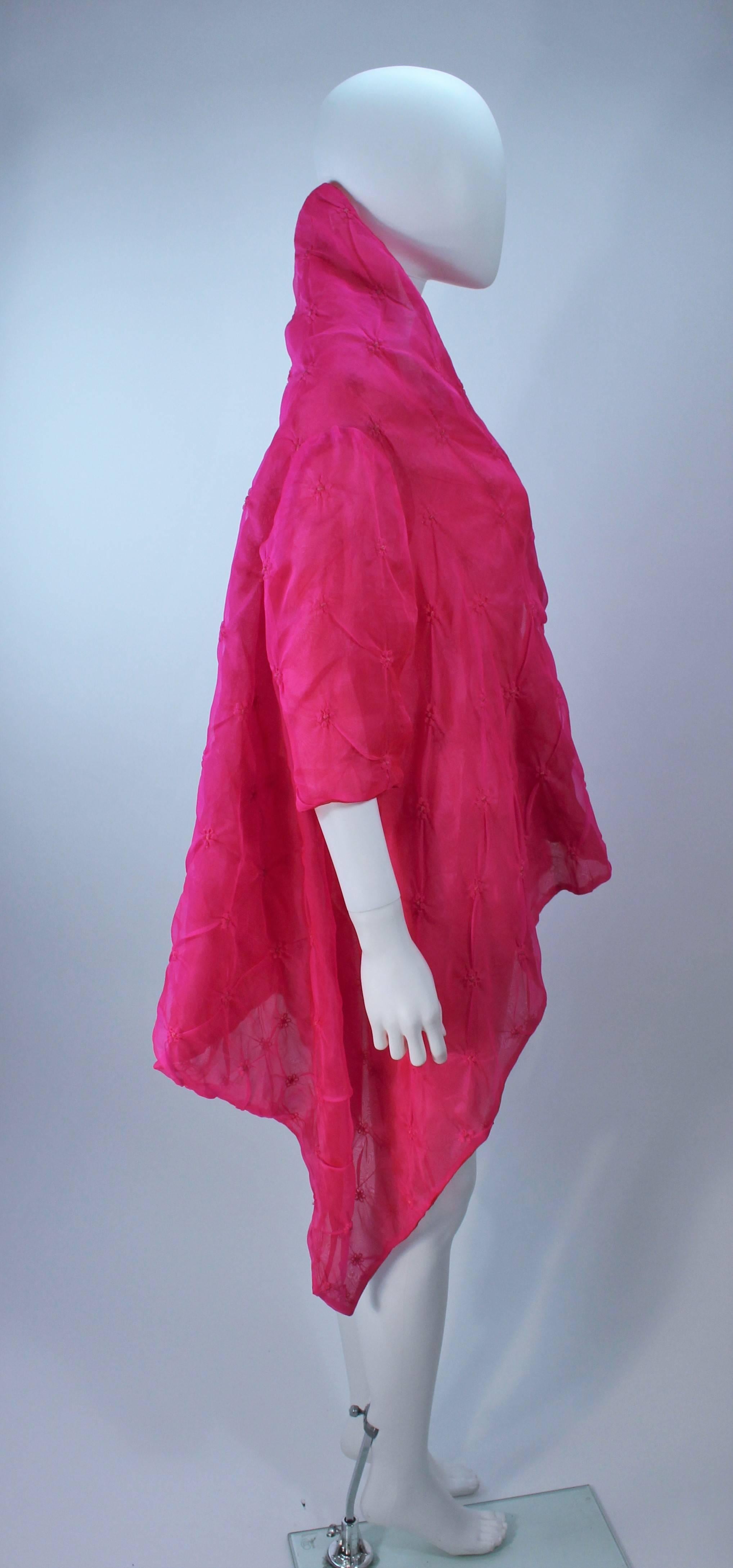 Veste drapée abstraite réversible magenta fuchsia sur mesure, taille 4 6 en vente 3