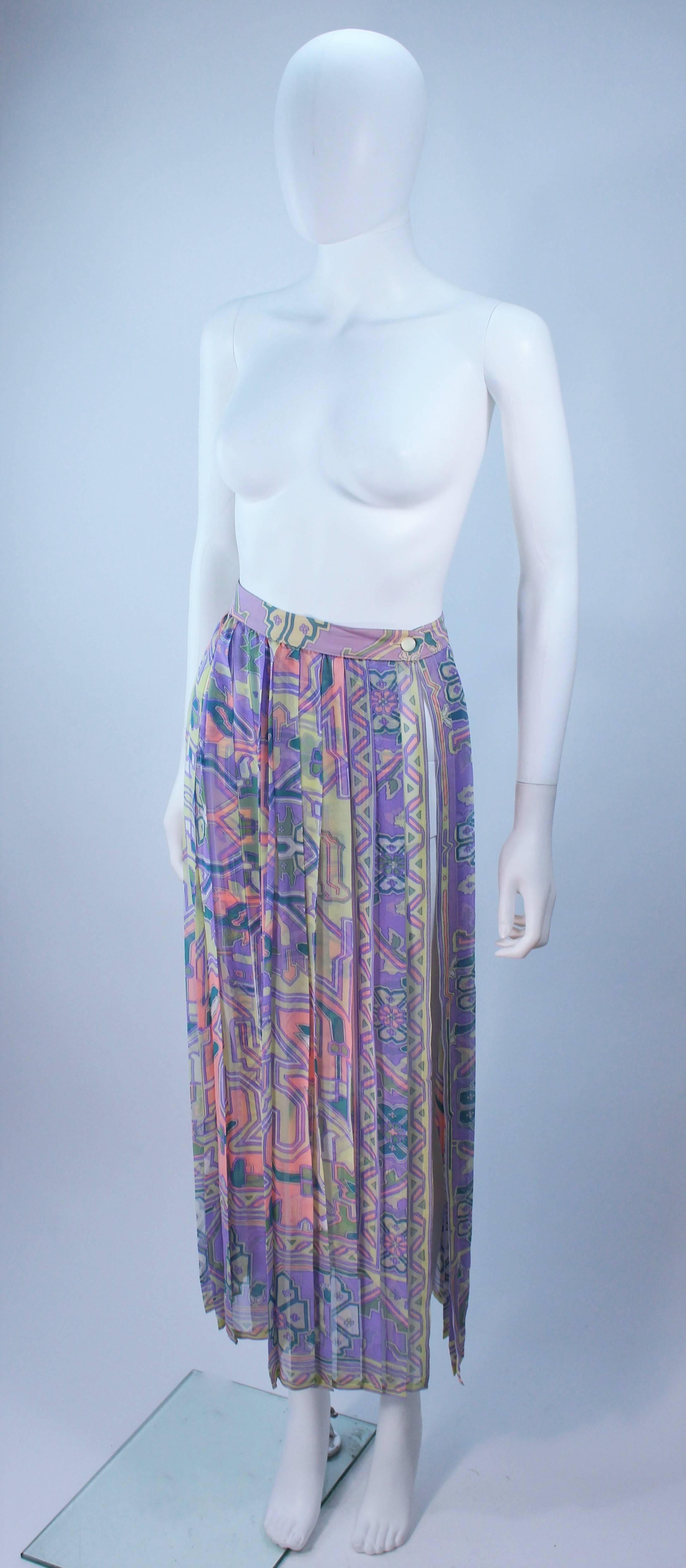UNGARO Sheer Patterned Pleated Skirt Size 4 In Excellent Condition In Los Angeles, CA