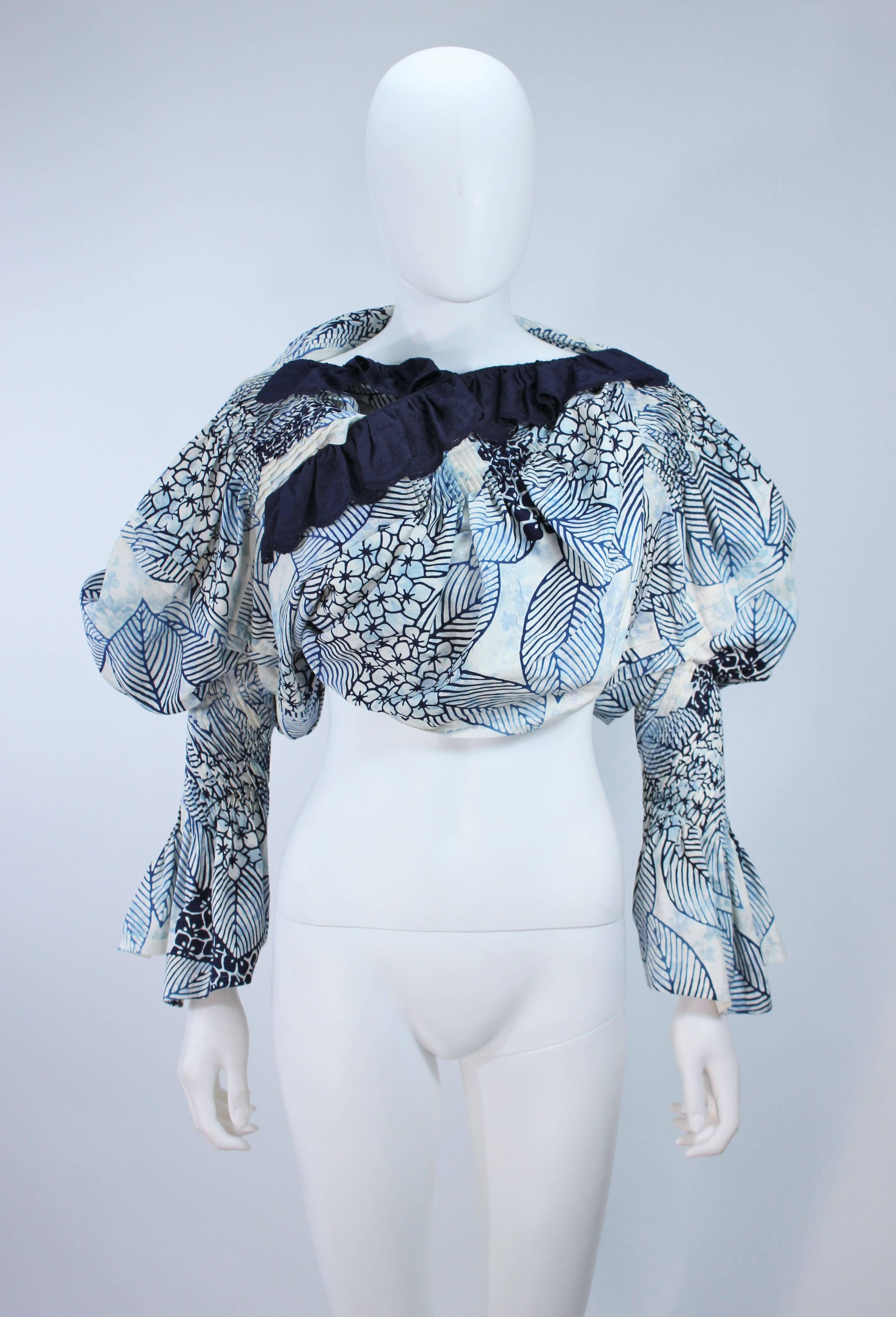 Blu COMME DES GARCONS Camicetta con stampa floreale e batik e schiena aperta Taglia SS in vendita
