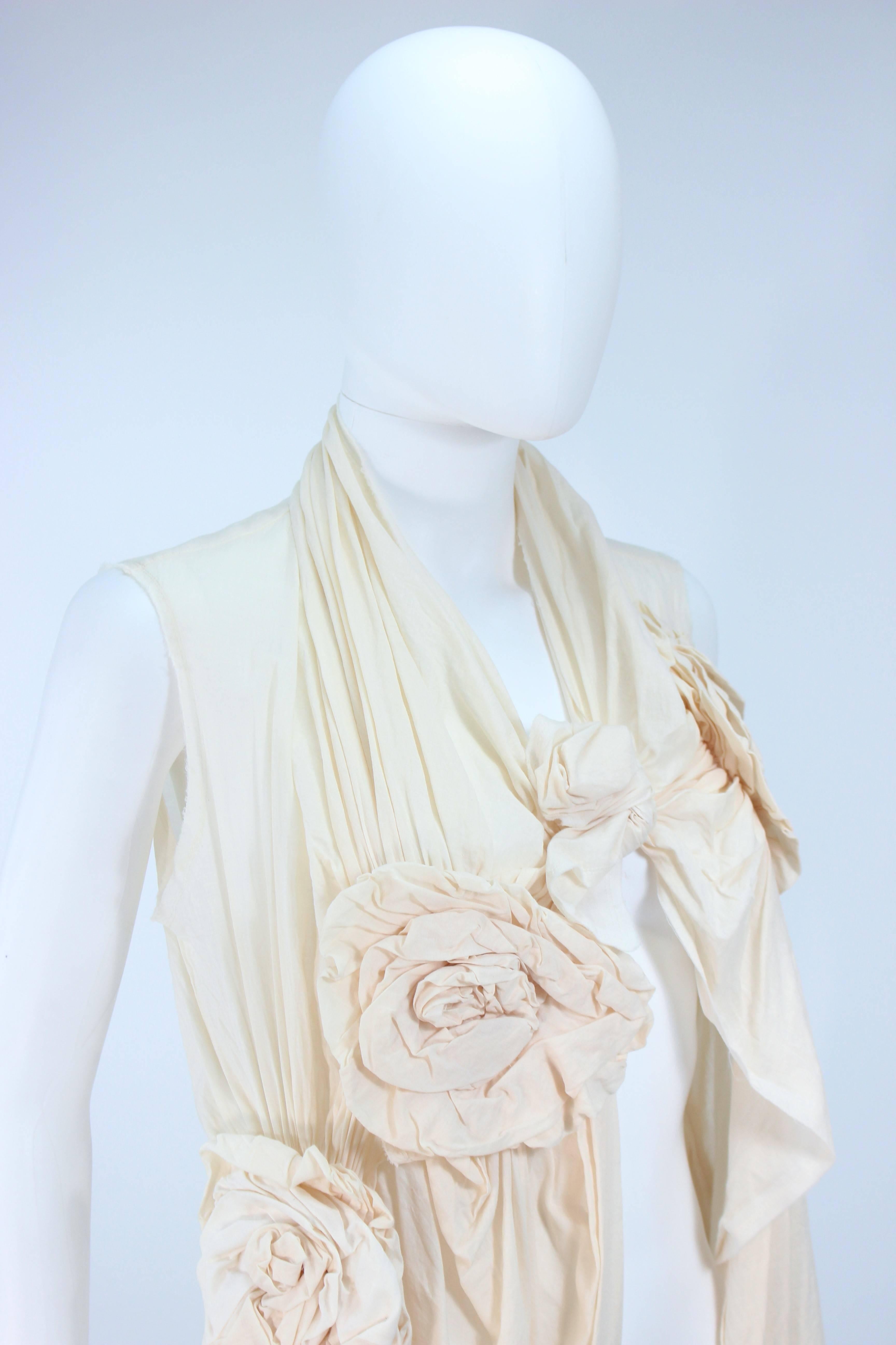 COMME DES GARÇONS Off White Cotton Drape Style Blouse with Floral Applique M  In Excellent Condition In Los Angeles, CA