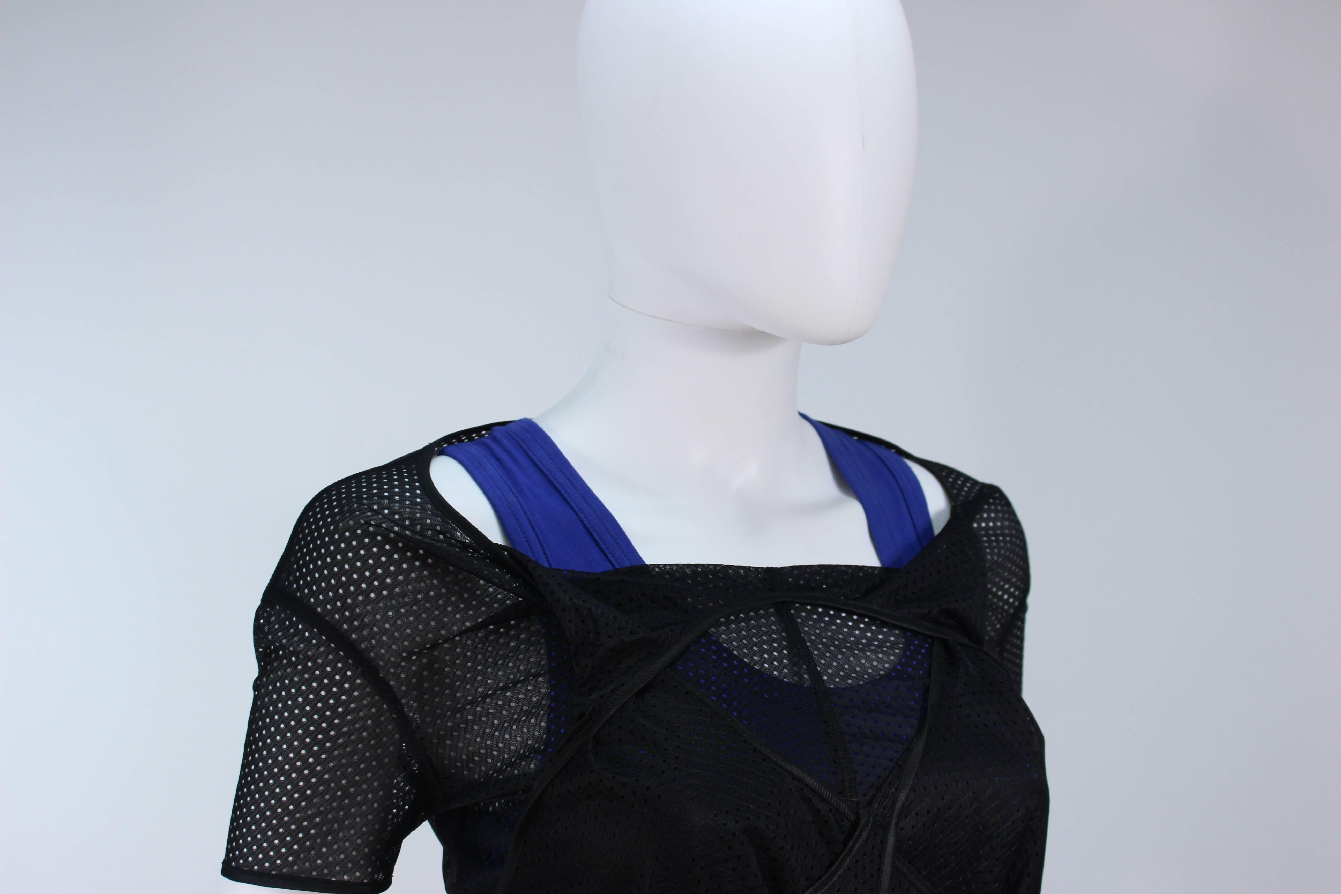 COMME DES GARCONS - Ensemble robe drapée en maille noire en filet, taille S Excellent état - En vente à Los Angeles, CA