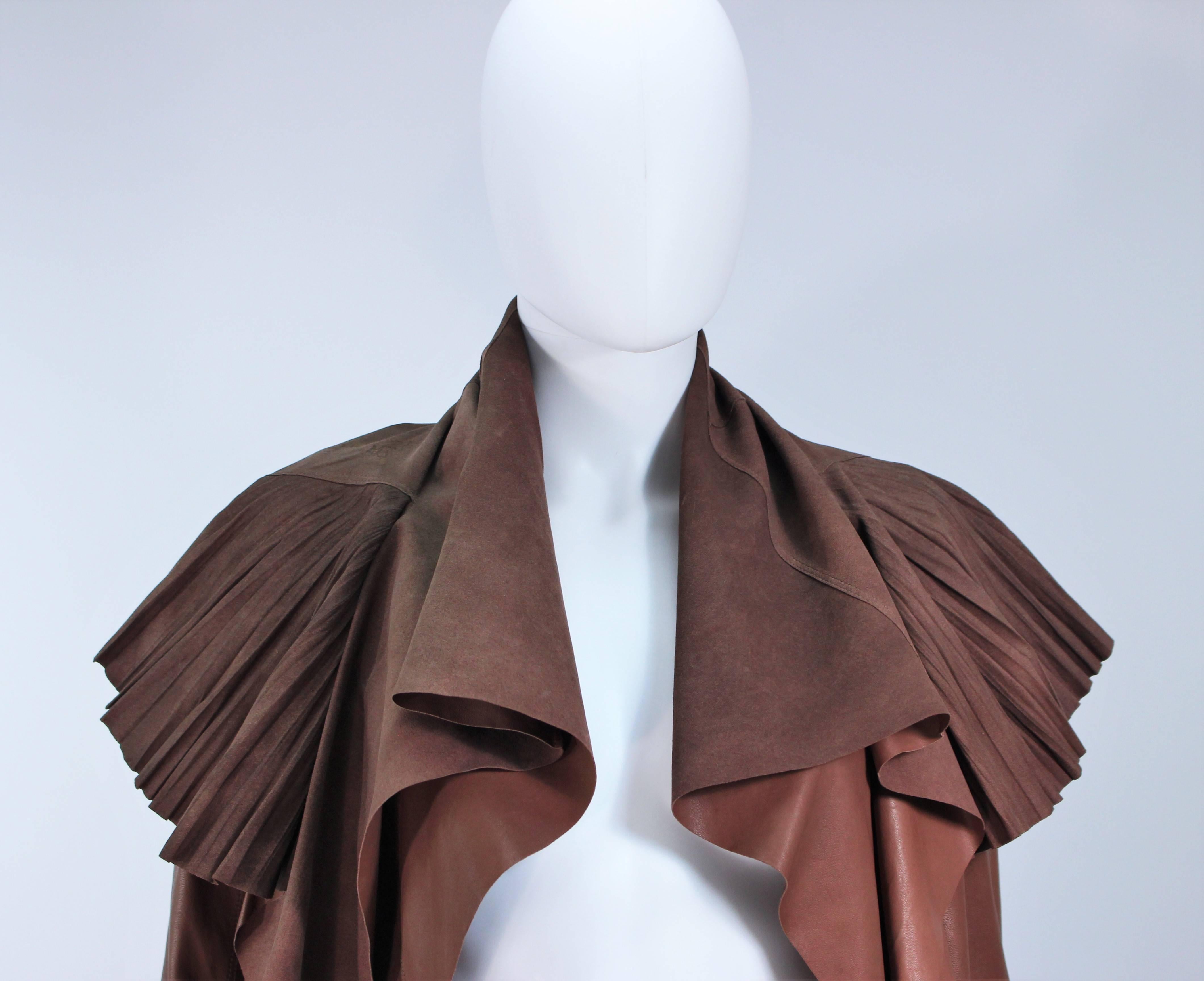 RICK OWENS Braune Lammleder Drapierung Jacke mit plissiertem Rücken Größe 38 im Zustand „Hervorragend“ im Angebot in Los Angeles, CA