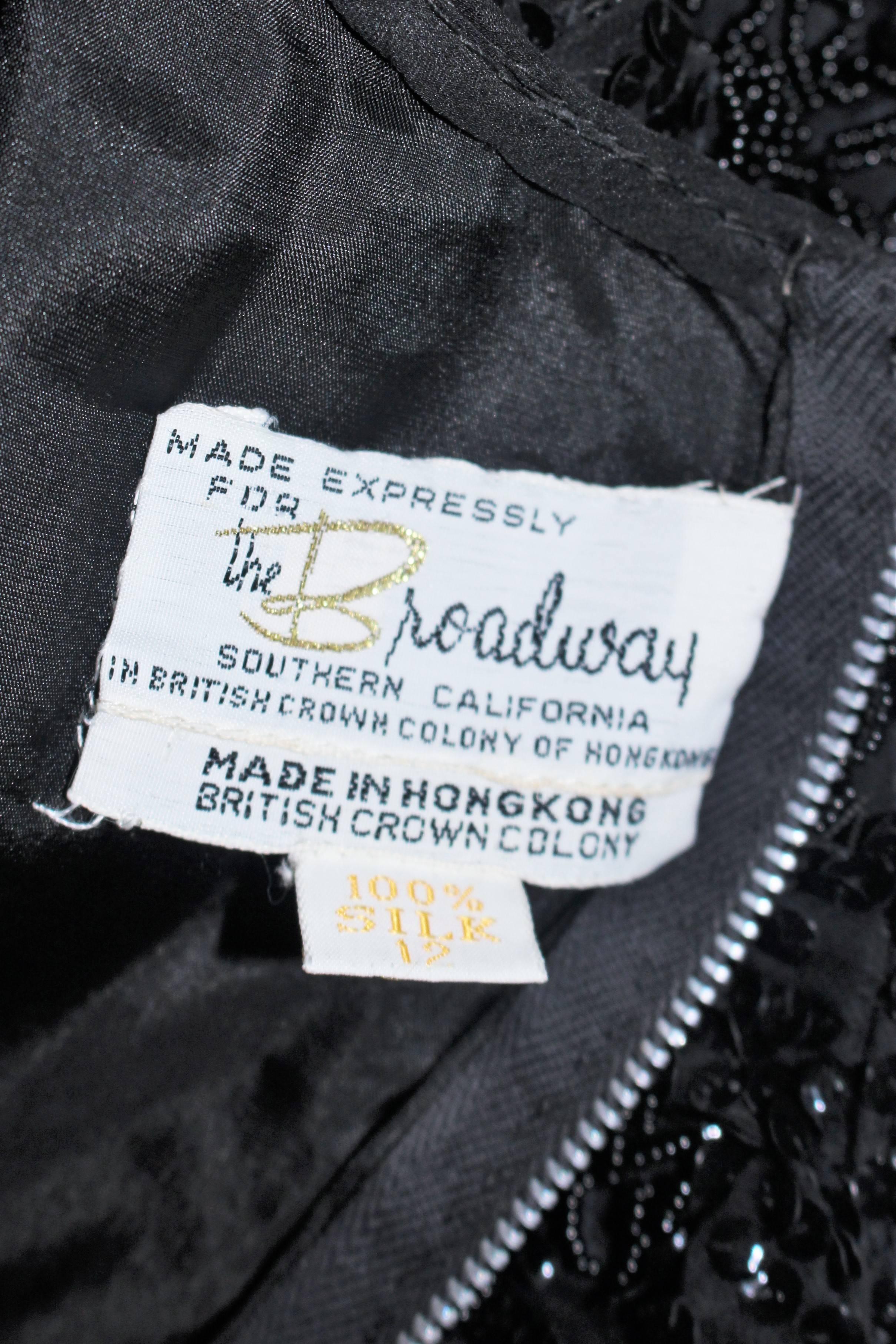Vestido de cóctel con cuentas de gasa de seda negra de los años 60 Talla 4 en venta 5