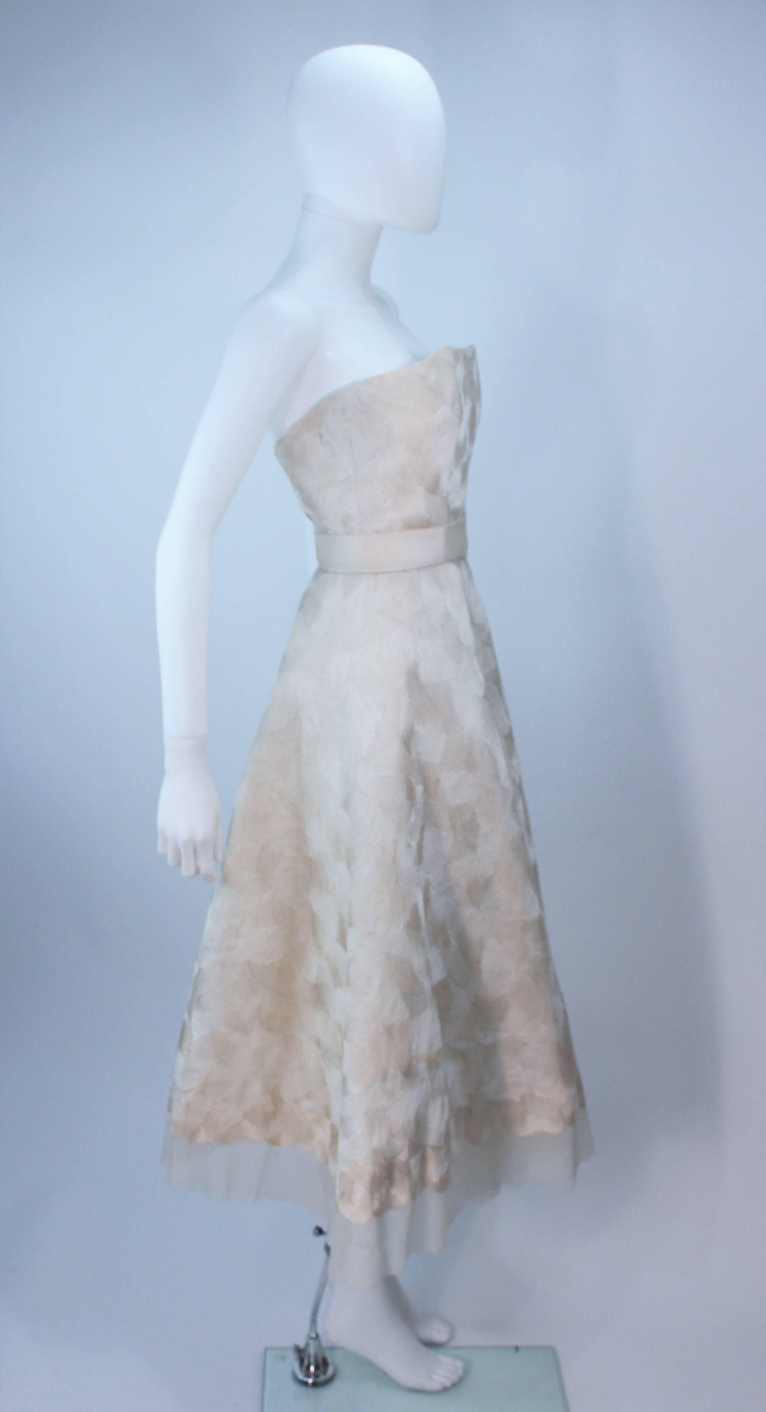 ELIZABETH MASON COUTURE Elfenbeinfarbenes Cocktailkleid und Bolero aus Seide und Bolero auf Bestellung im Zustand „Neu“ im Angebot in Los Angeles, CA