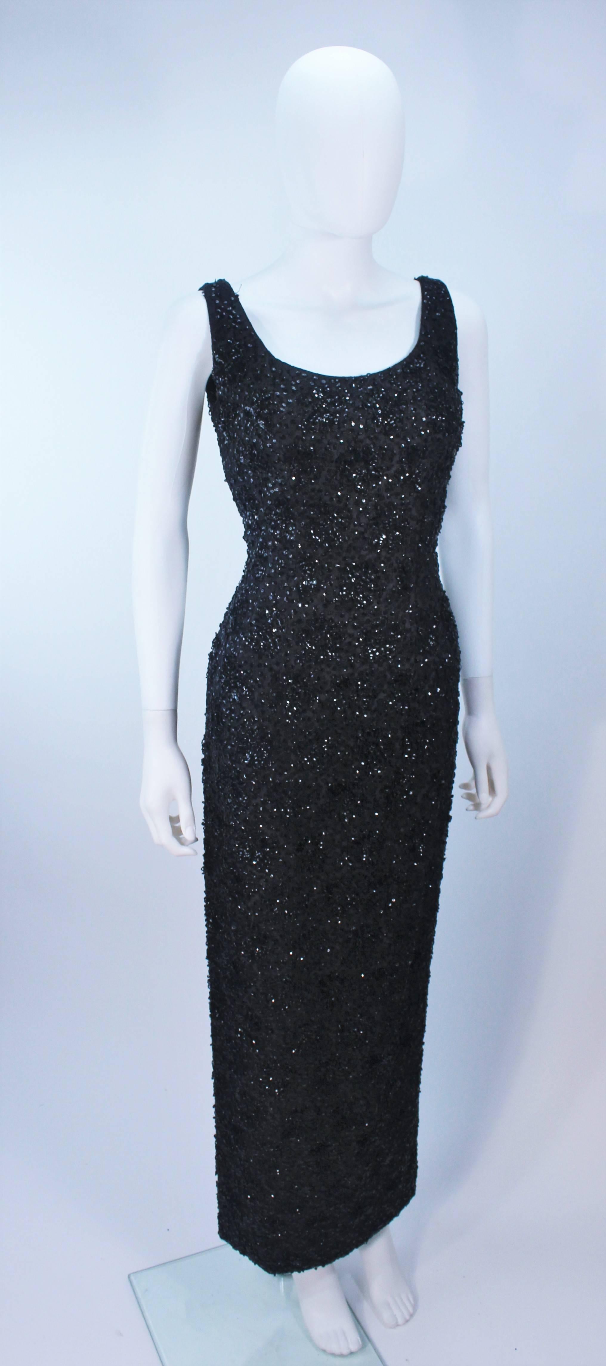 Robe Haute Couture International en dentelle noire perlée et paillettes (années 1960), taille 6  Pour femmes en vente