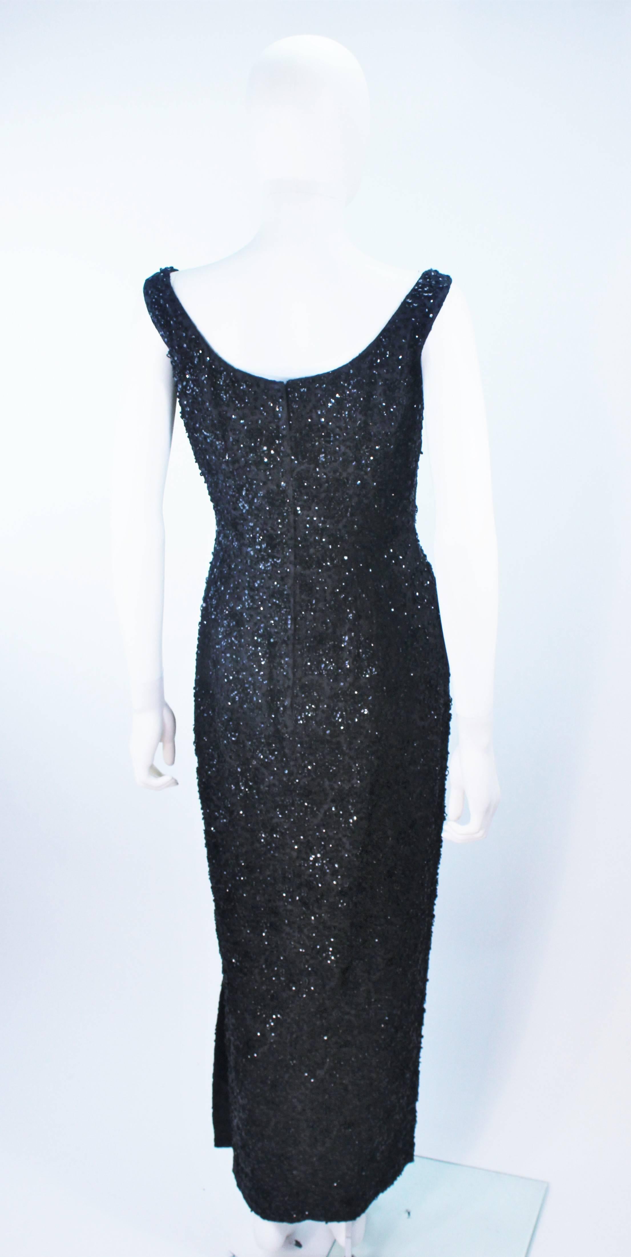 Robe Haute Couture International en dentelle noire perlée et paillettes (années 1960), taille 6  en vente 3