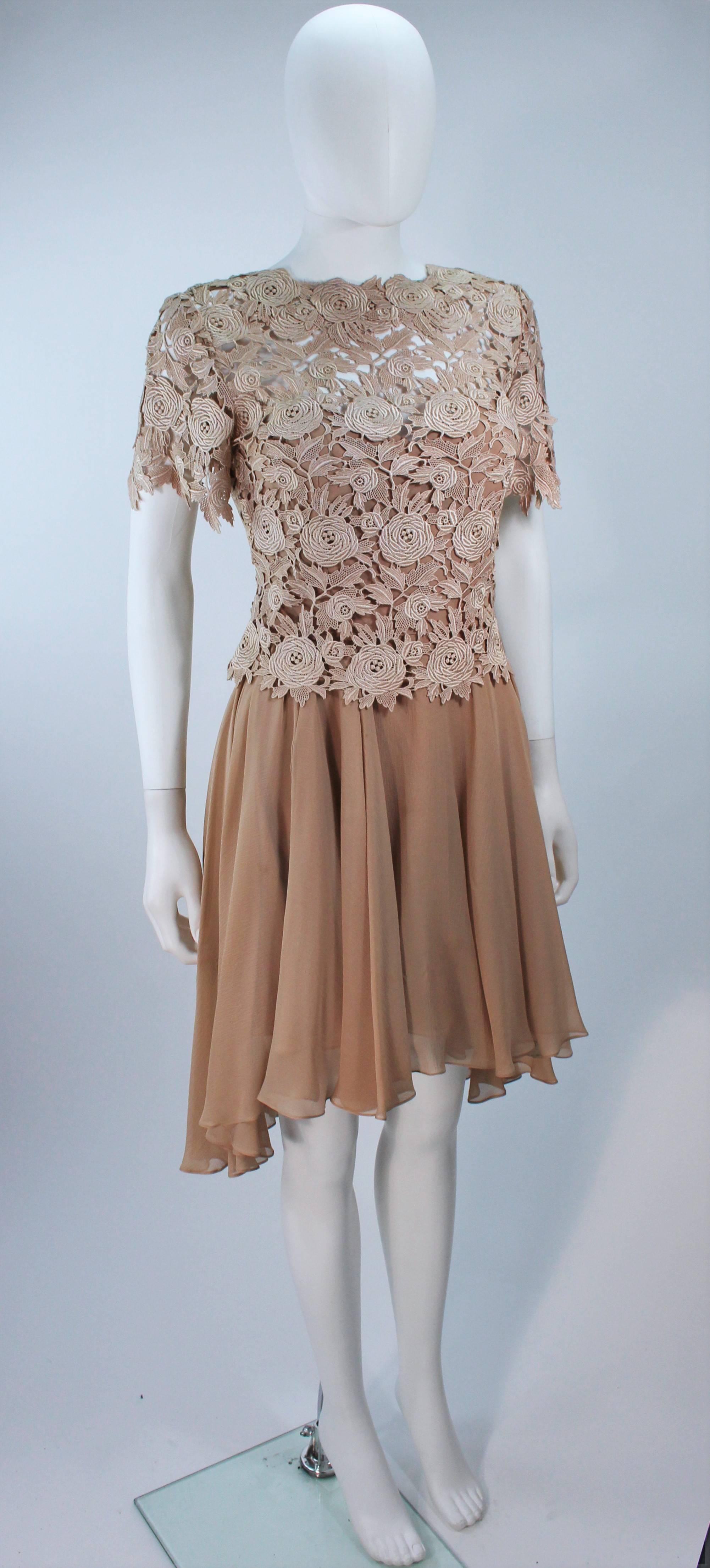 Brown TRAVILLA Floral Lace Cocktail Dress with Chiffon Skirt Size 4 6 For Sale