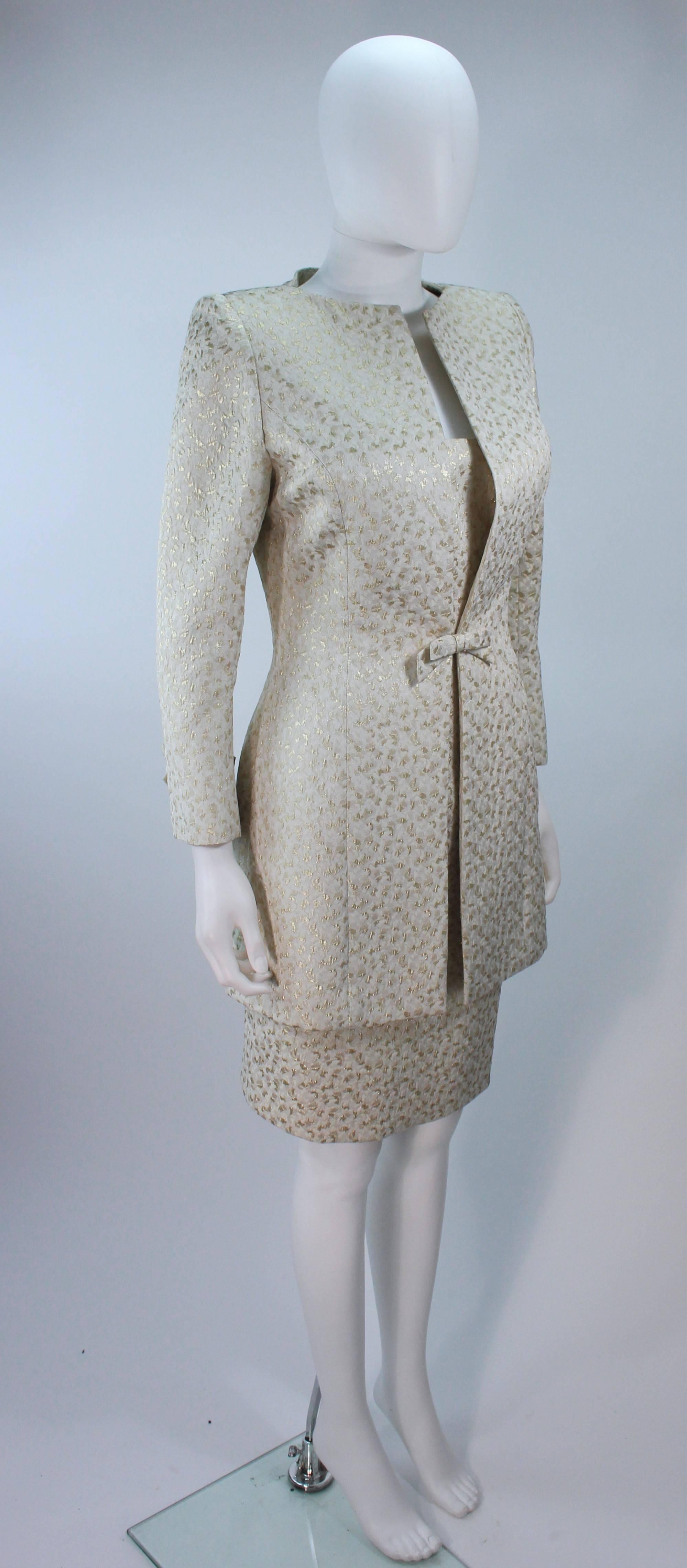 Gray TRAVILLA 2pc White and Gold Metallic Brocade Silk Dress and Coat Ensemble Size 8 For Sale