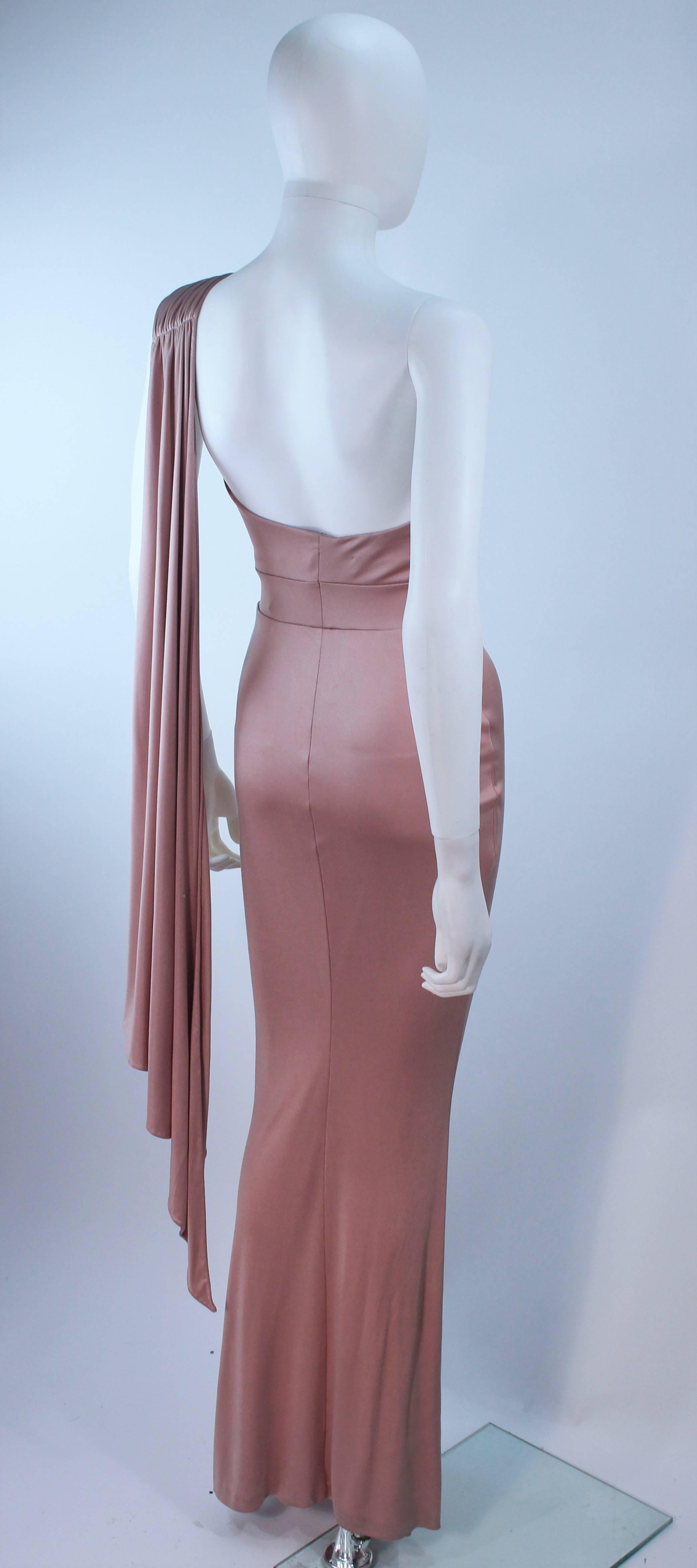 ELIZABETH MASON COUTURE Robe asymétrique en jersey de soie Blush Made To Order en vente 3