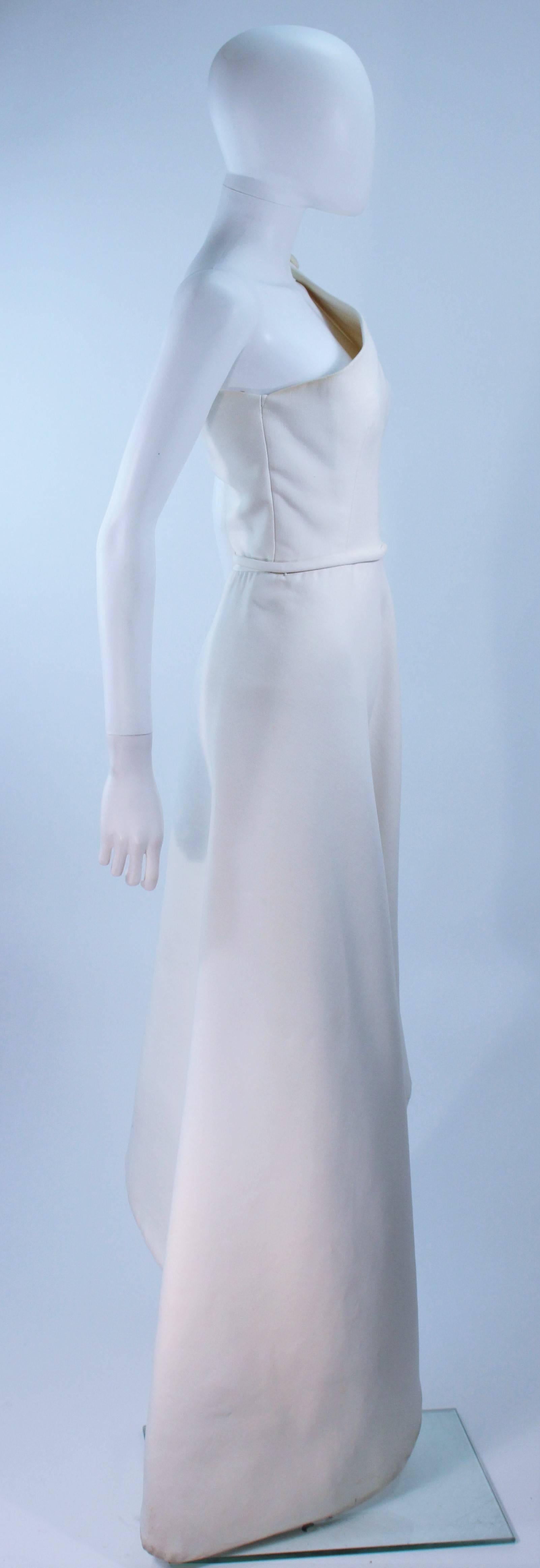 GIVENCHY HAUTE COUTURE White Gown , Provenance: Betsy Bloomingdale In Excellent Condition For Sale In Los Angeles, CA