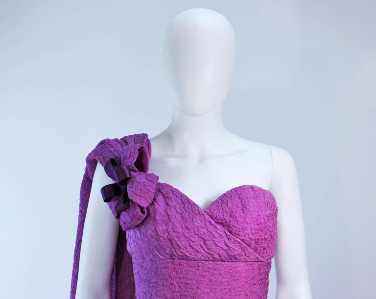 CHRISTIAN DIOR HAUTE COUTURE Purple Crinkle Gown Betsy Bloomingdale 1988 In Excellent Condition For Sale In Los Angeles, CA