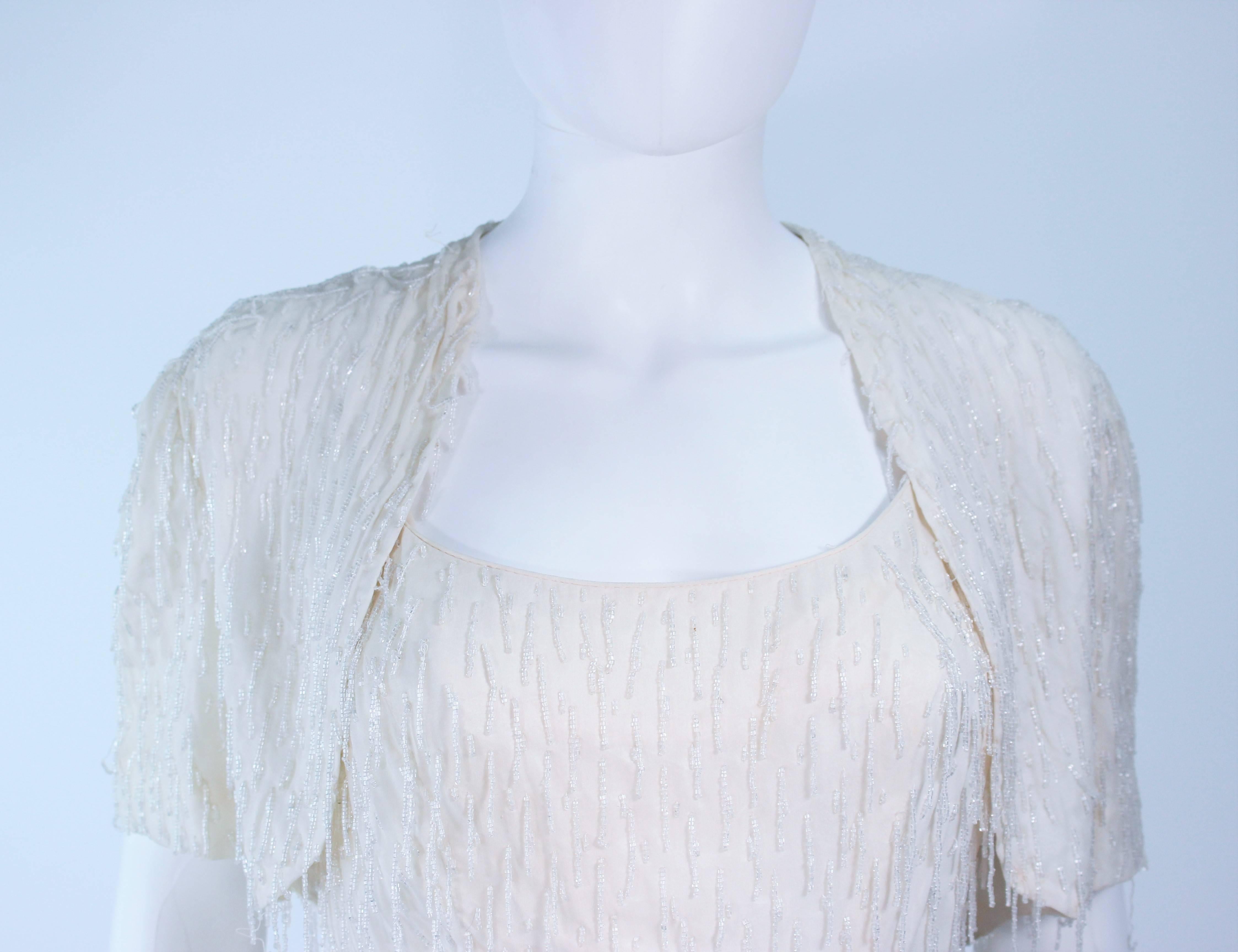 Weißes weißes Vintage Perlenfransen-Kleid mit Bolero Größe 10 im Zustand „Hervorragend“ im Angebot in Los Angeles, CA